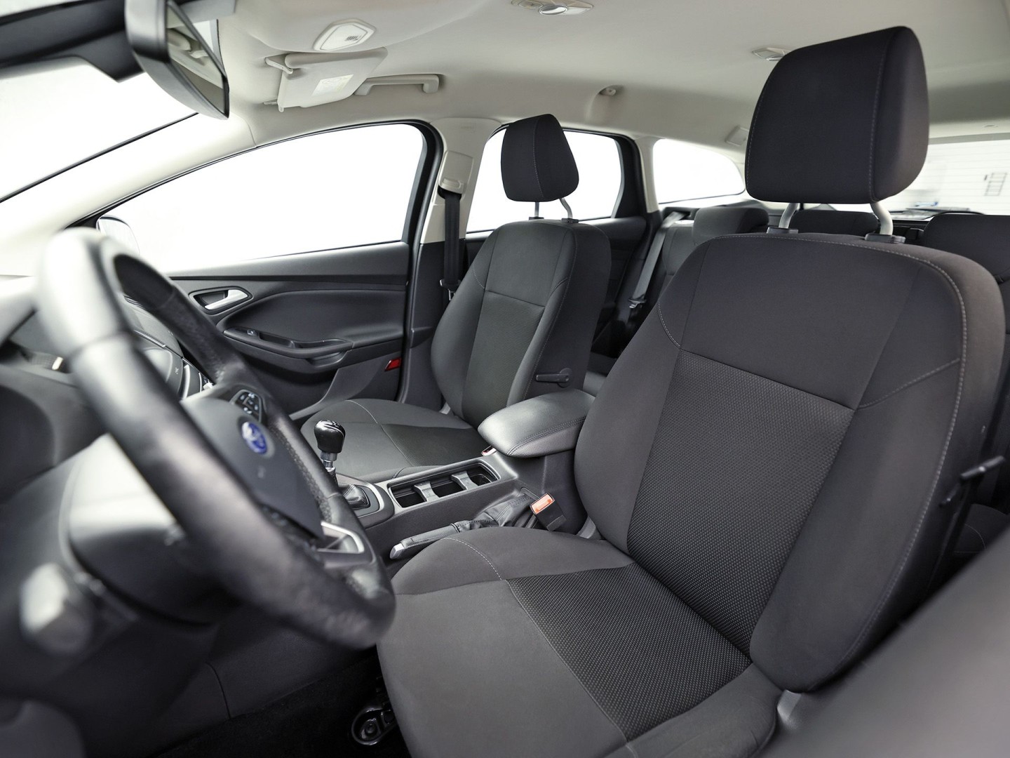 Ford Focus Wagon 1.0 Sport (APPLE CARPLAY, GROOT NAVI, CAMERA, CLIMATE, SPORTSTOELEN, TREKHAAK, CRUISE, NIEUWSTAAT)