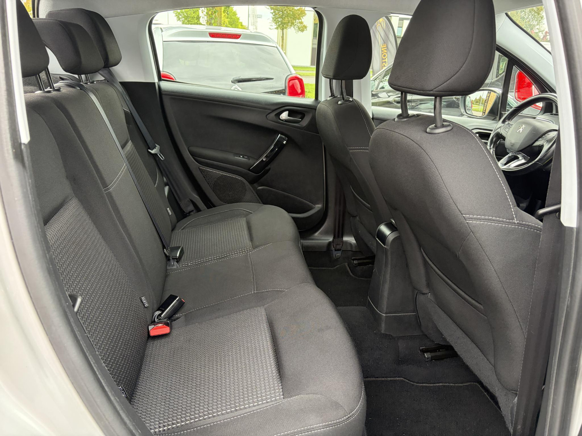 Peugeot 208 1.2 PureTech Blue Lease Executive ✓Dealer Onderhouden✓2e Eigenaar✓Navi✓Carplay✓Clima✓Cruise✓Pdc✓5 Deurs✓16'' Lm velgen✓N.A.P✓Apk tot 09-2027