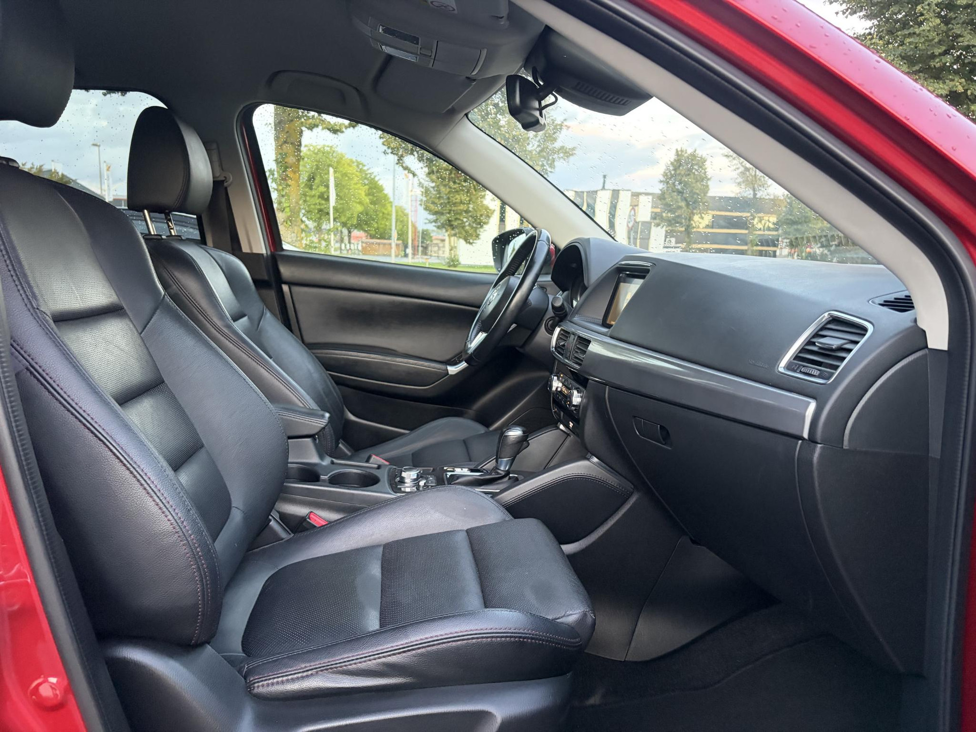 Mazda CX-5 2.0 SkyActiv-G 165 Skylease GT 2WD ✓Recent beurt gehad✓Automaat✓2e Eigenaar✓Camera✓Trekhaak✓Navi✓Leder✓Keyless✓Pdc V+A✓Winterset✓165pk✓Stoelverw✓Elekt Memory Stoelen✓Rijstrooksensor✓Dodehoeksensor✓N.A.P✓Bj 12-2015✓Apk tot 07-2027