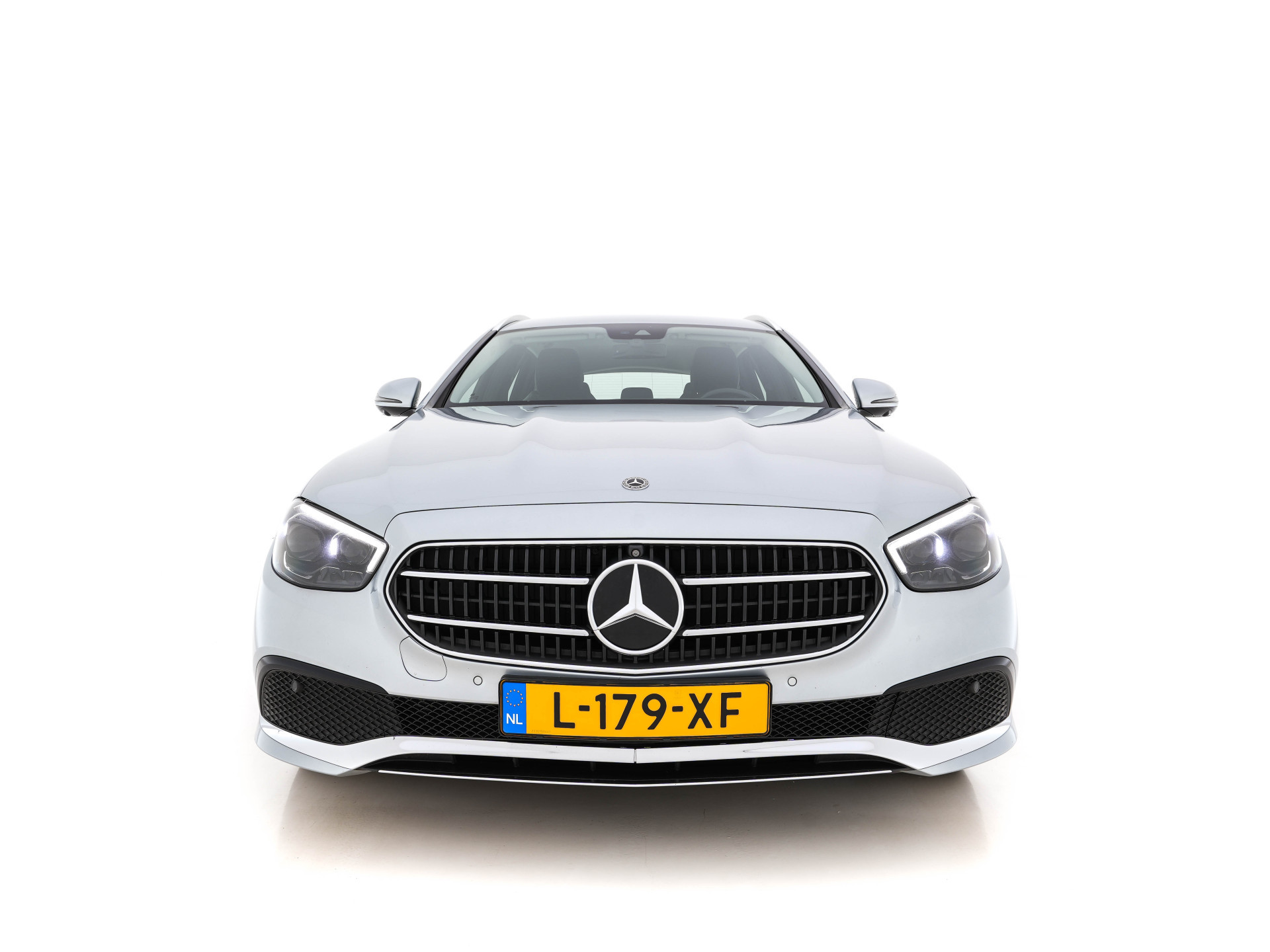 Mercedes-Benz E-klasse Estate 300 de Business Solution Luxury Plug-In (INCL-BTW) Aut. *DIGI-COCKPIT | MULTIBEAM-LED | LUXURY-LEATHER | TOP-VIEW | KEYLESS | DAB | NAVI-FULLMAP | CRUISE | SHIFT-PADDLES | AMBIENT-LIGHT | HEATED-SPORTSEATS | 18"ALU*