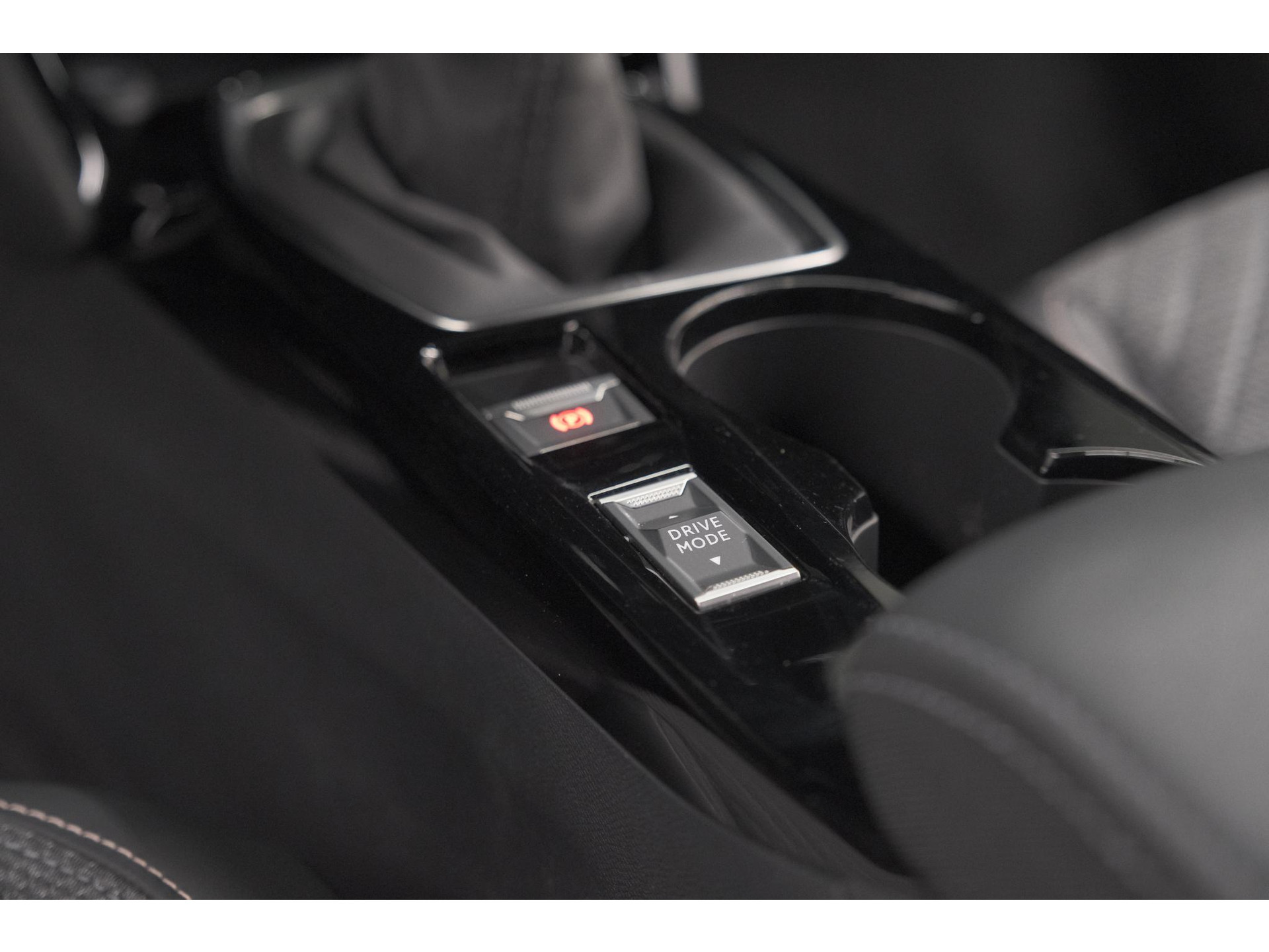 Peugeot 2008 PureTech 100 Allure | Apple Carplay | Parkeersensoren | Climate control