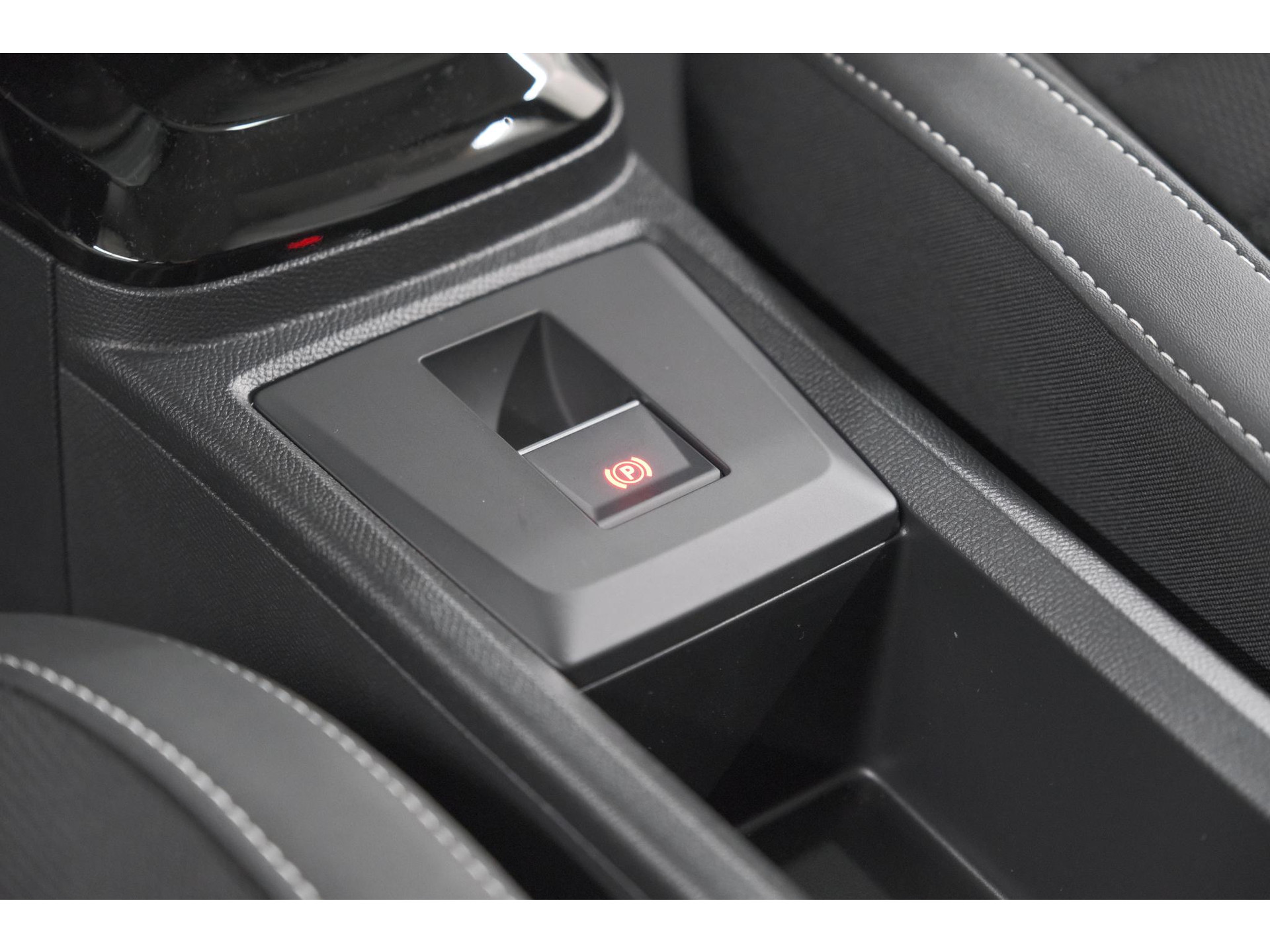 Citroen Ë-C3 Aircross Plus 113pk Extended Range 54 kWh | 11 KW Lader | Camera | Apple CarPlay | Parkeersensoren