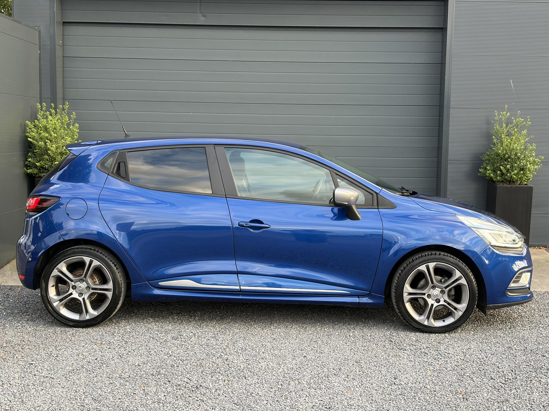 Renault Clio 1.2 TCe GT-Line Automaat l Navi l Keyless l Clima l Cruise l 120pk l 2e Eigenaar l N.A.P. l Pdc l 17''Lmv l Apk tot 03-2027