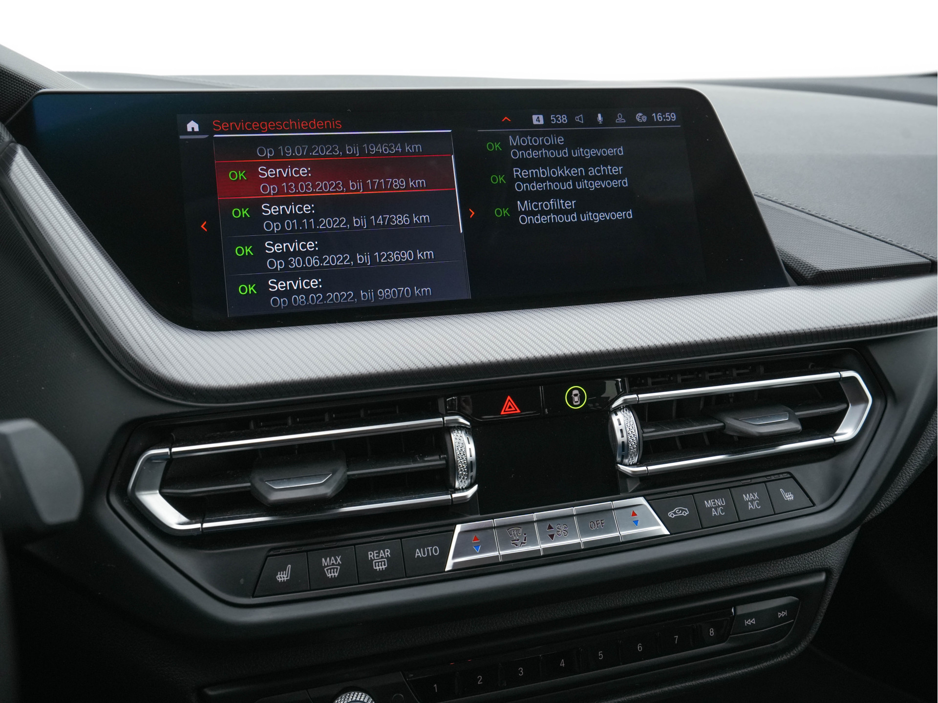 BMW 1-serie 116d Executive Edition Sport-Line (INCL-BTW) *DIGI-COCKPIT | FULL-LED | NAVI-FULLMAP | LEATHER-MICROFIBRE | AMBIENT-LIGHT | CARPLAY | CRUISE | KEYLESS | HEATED-SPORTSEATS | PRIVACY-GLASS | DAB | ECC | PDC | 17"ALU*