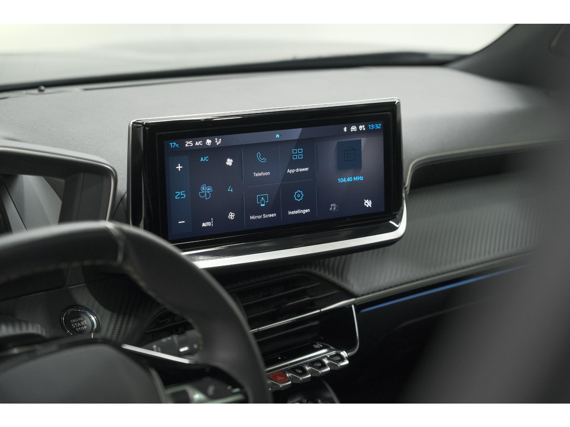 Peugeot e-2008 EV GT Avantage 54 kWh | 96.8% SOH | 11 KW Lader | 360 Camera | Panoramadak | Dodehoekdetectie