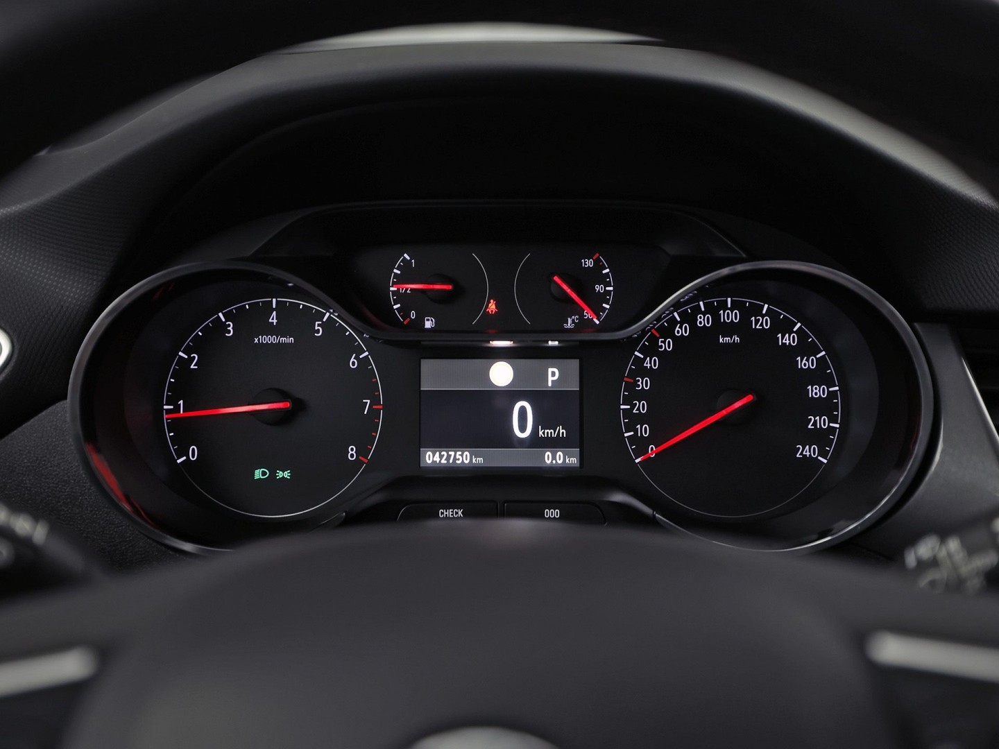 Opel Crossland X 1.2 Turbo Innovation Sport Automaat (APPLE CARPLAY, GROOT NAVI, CLIMATE, STUUR/STOELVERWARMING, SPORTSTOELEN, LEDER, GETINT GLAS, PARKEERSENSOREN, NIEUWSTAAT)