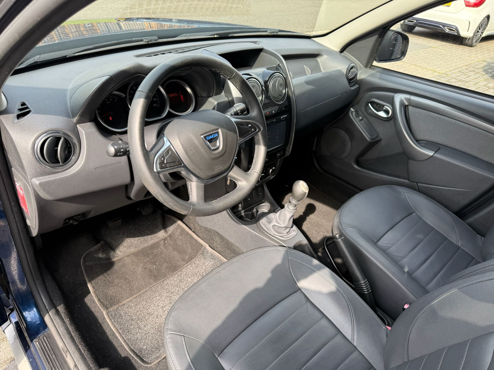 Dacia Duster 1.2 TCe 4x2 Blackshadow | 1E EIGENAAR | 3/6/12MND GARANTIE | CRUISE | NAVI | DAB | AIRCO | LMV | ELECRAMEN |