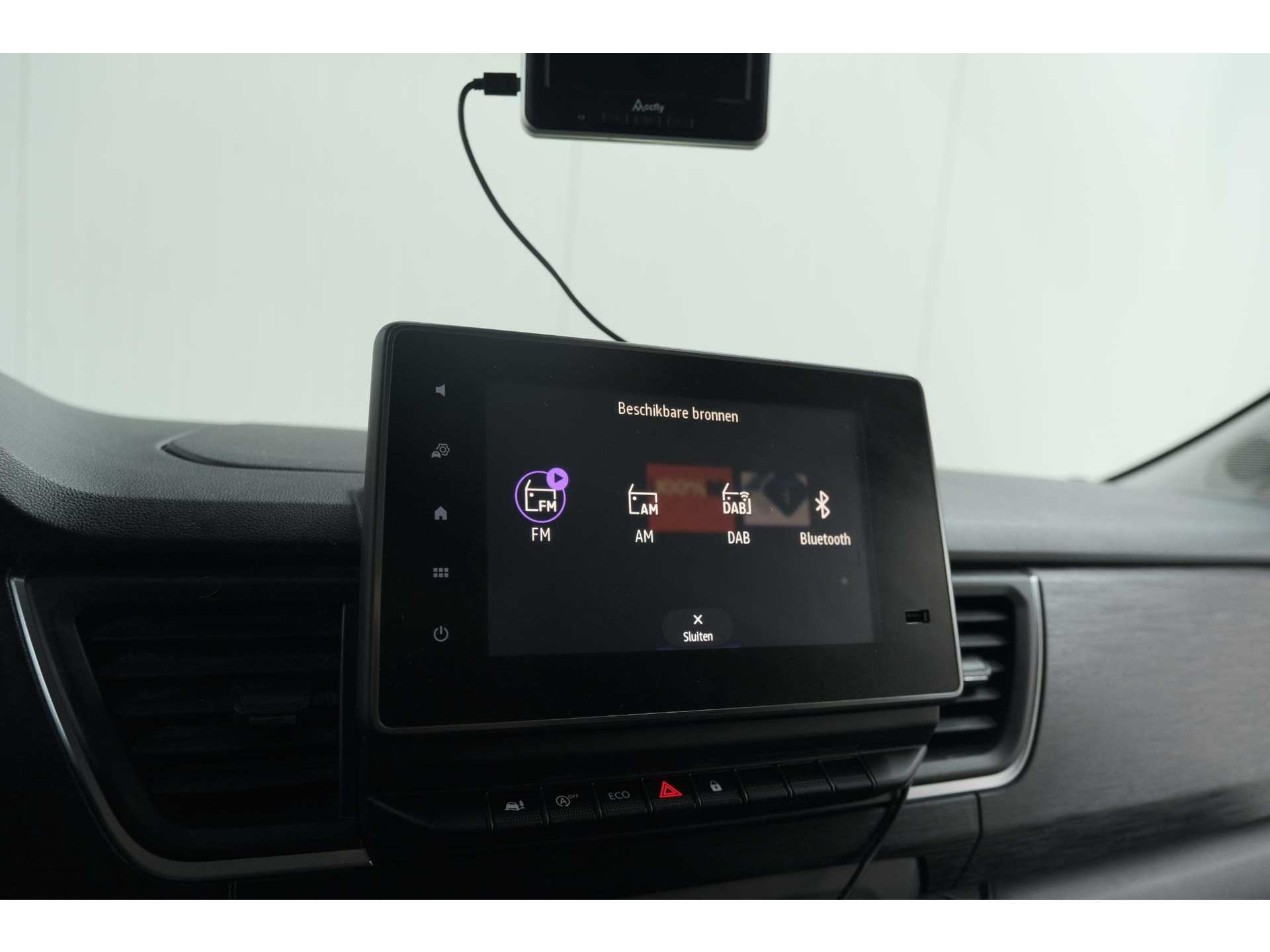 Renault Trafic 2.0 dCi 110 T30 L2H1 Work Edition | Trekhaak | Camera | Navigatie | Sidebars | Betimmering Laadruimte