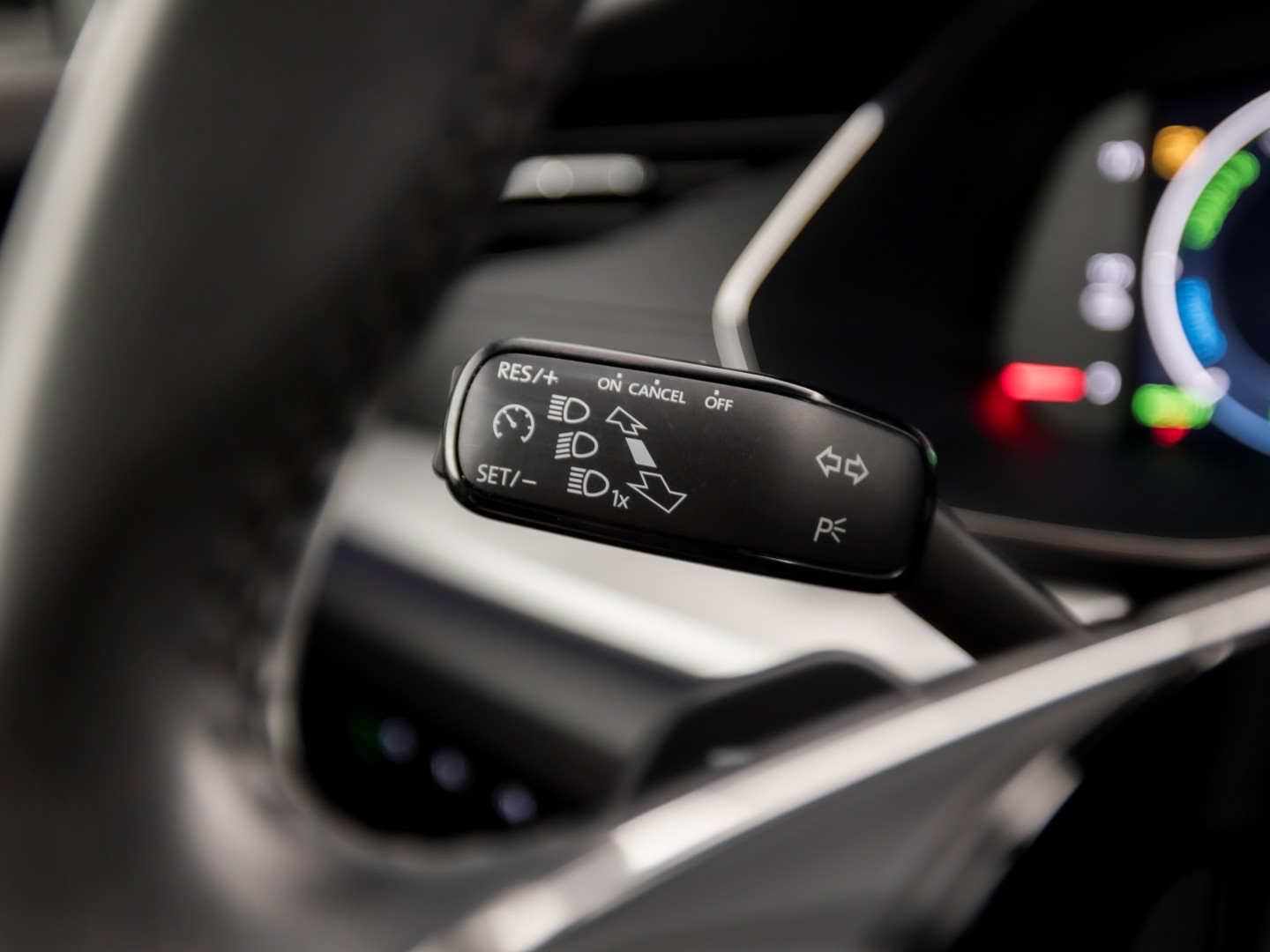 ŠKODA Octavia Combi 1.4 TSI iV PHEV Sport 218Pk Automaat (VIRTUAL COCKPIT, APPLE CARPLAY, GROOT NAVI, CAMERA, STOELVERWARMING, SPORTSTOELEN, GETINT GLAS, CRUISE, NIEUWE APK, NIEUWSTAAT)
