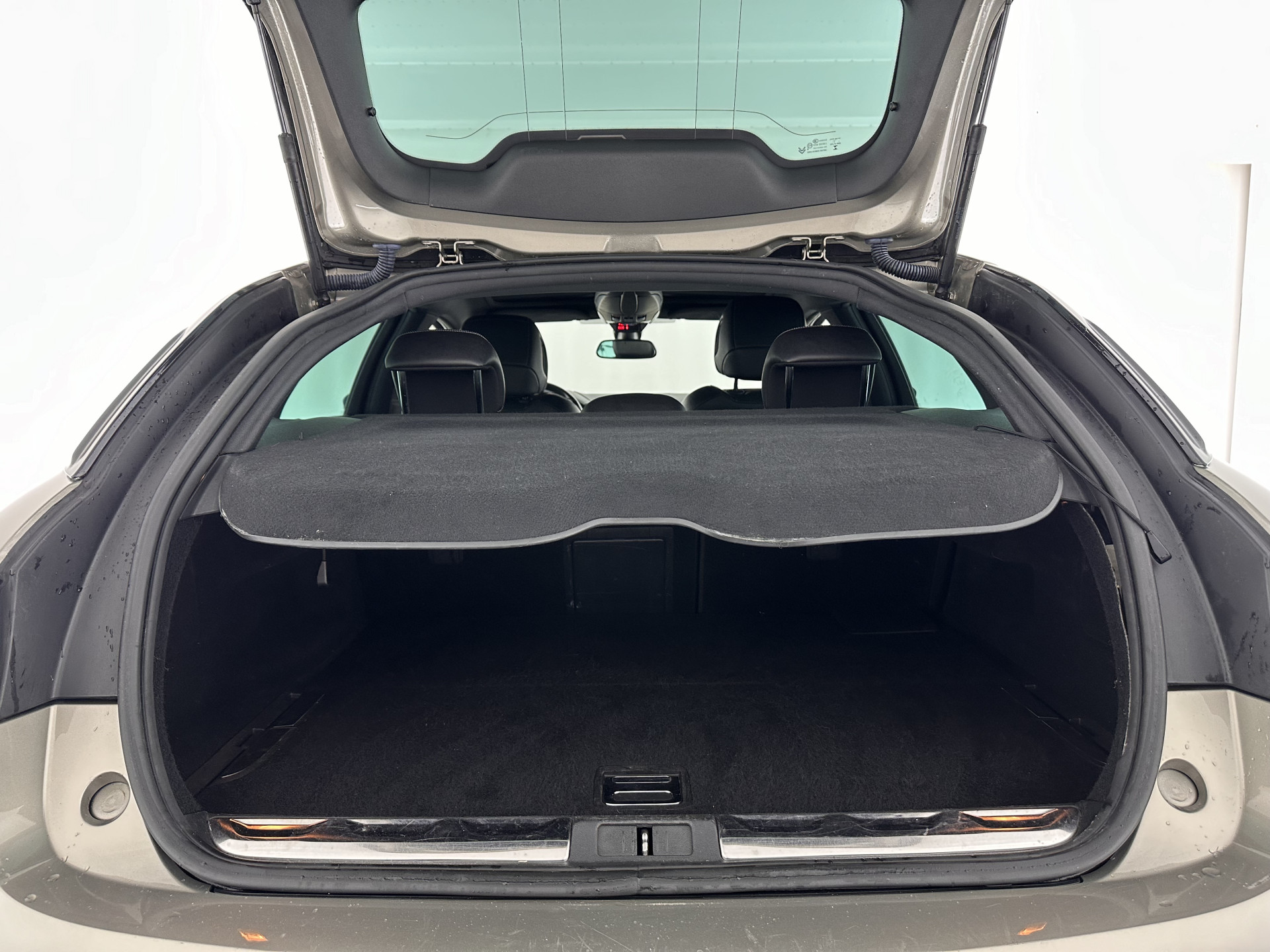 Citroën DS5 2.0 Hybrid4 Business Executive AWD Aut. *PANO | XENON | LEATHER | MEMORY-PACK | NAVI-FULLMAP | KEYLESS | CAMERA | HEAD-UP | MASSAGE | CRUISE | SPORT-SEATS | TOWBAR | 17"ALU*