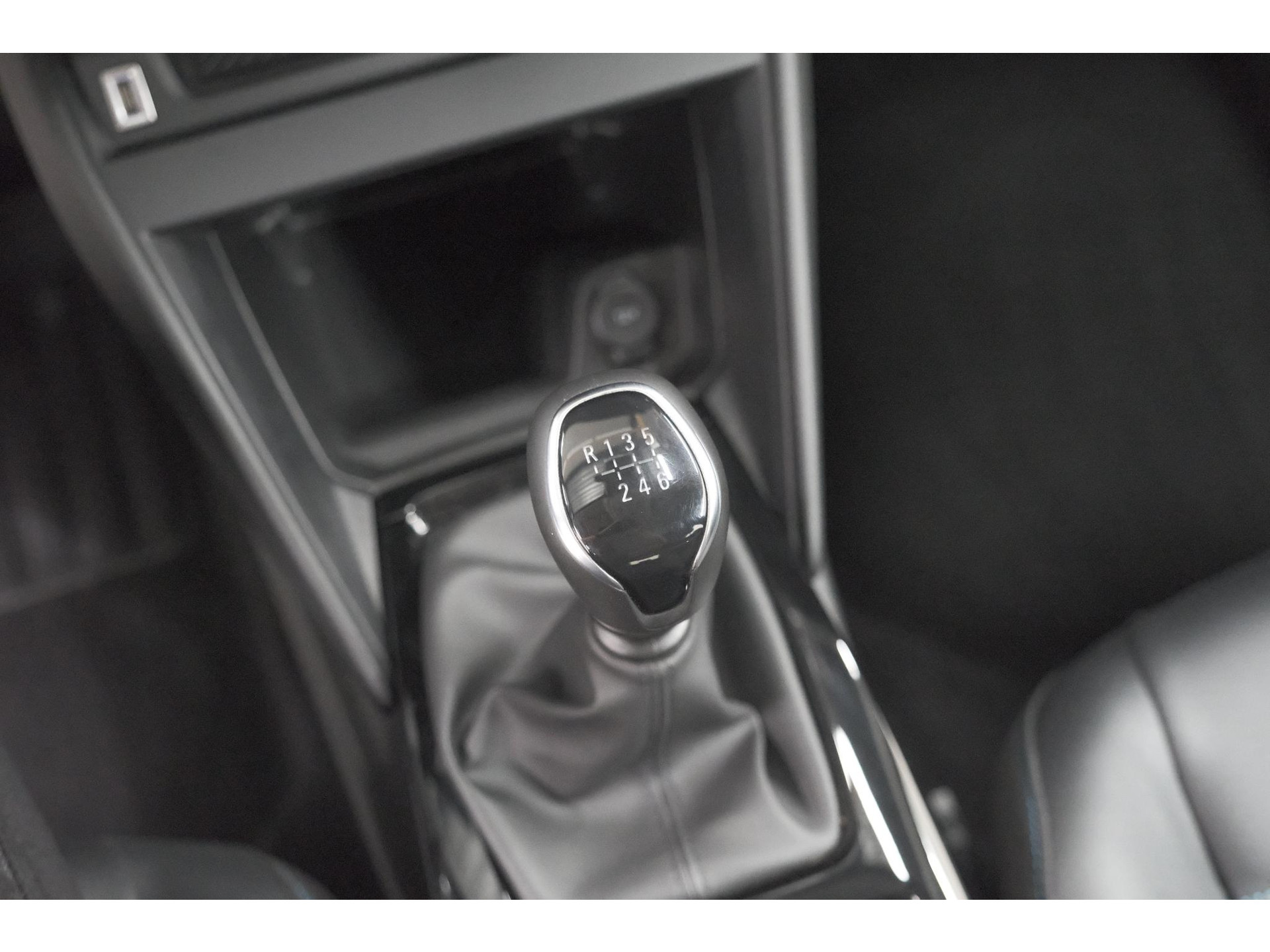 Citroen C4 Puretech 130 Feel Pack | Head-Up Display | Camera | Navigatie | Keyless Entry