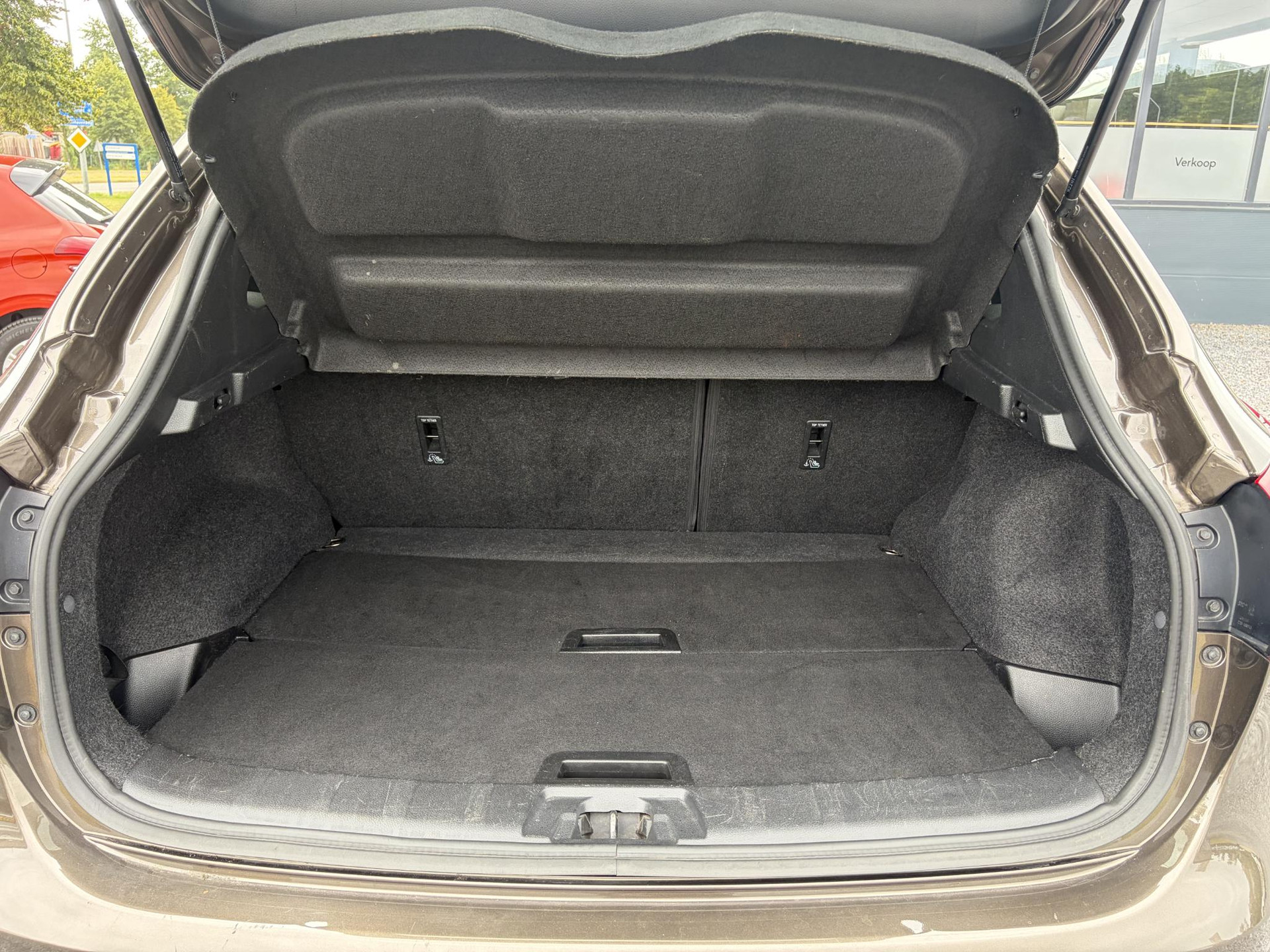 Nissan Qashqai 1.2 N-Connecta 360° Camera,Trekhaak,Navi,Pdc V+A,Keyless,6 Bak,Clima,Cruise,2e Eigenaar,115pk,Lm velgen,Apk tot 09-2027