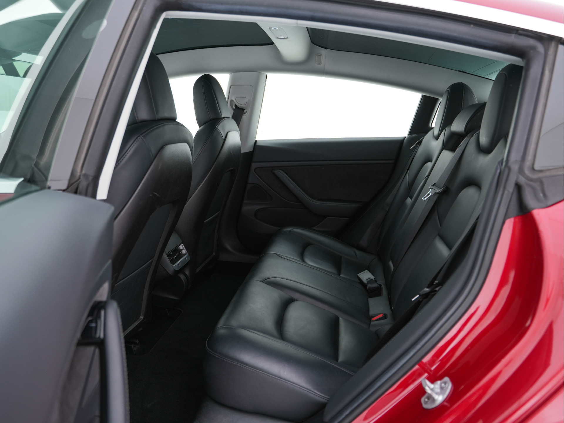 Tesla Model 3 Performance 75 kWh AWD [ Fase-3 ] (INCL-BTW) Aut. *PANO | AUTO-PILOT | FULL-LED | NAPPA-LEATHER | DIGI-COCKPIT | ADAPT.CRUISE | KEYLESS | SURROUND-VIEW | DAB | APP-CONNECT | MEMORY-PACK | LANE-ASSIST | SPORT-SEATS | 20"ALU*