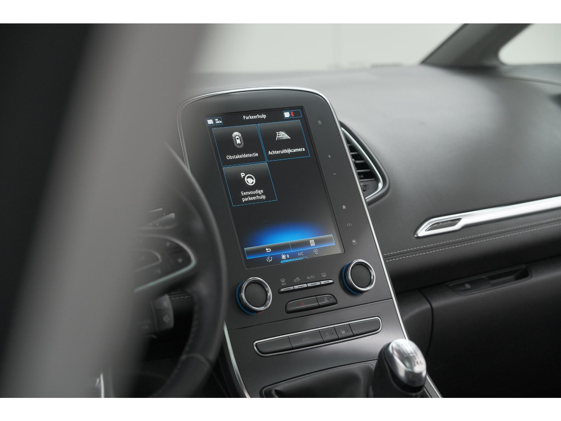Renault Scénic TCe 130 Intens | Trekhaak | Panoramadak | Camera | Apple Carplay | Dodehoekdetectie