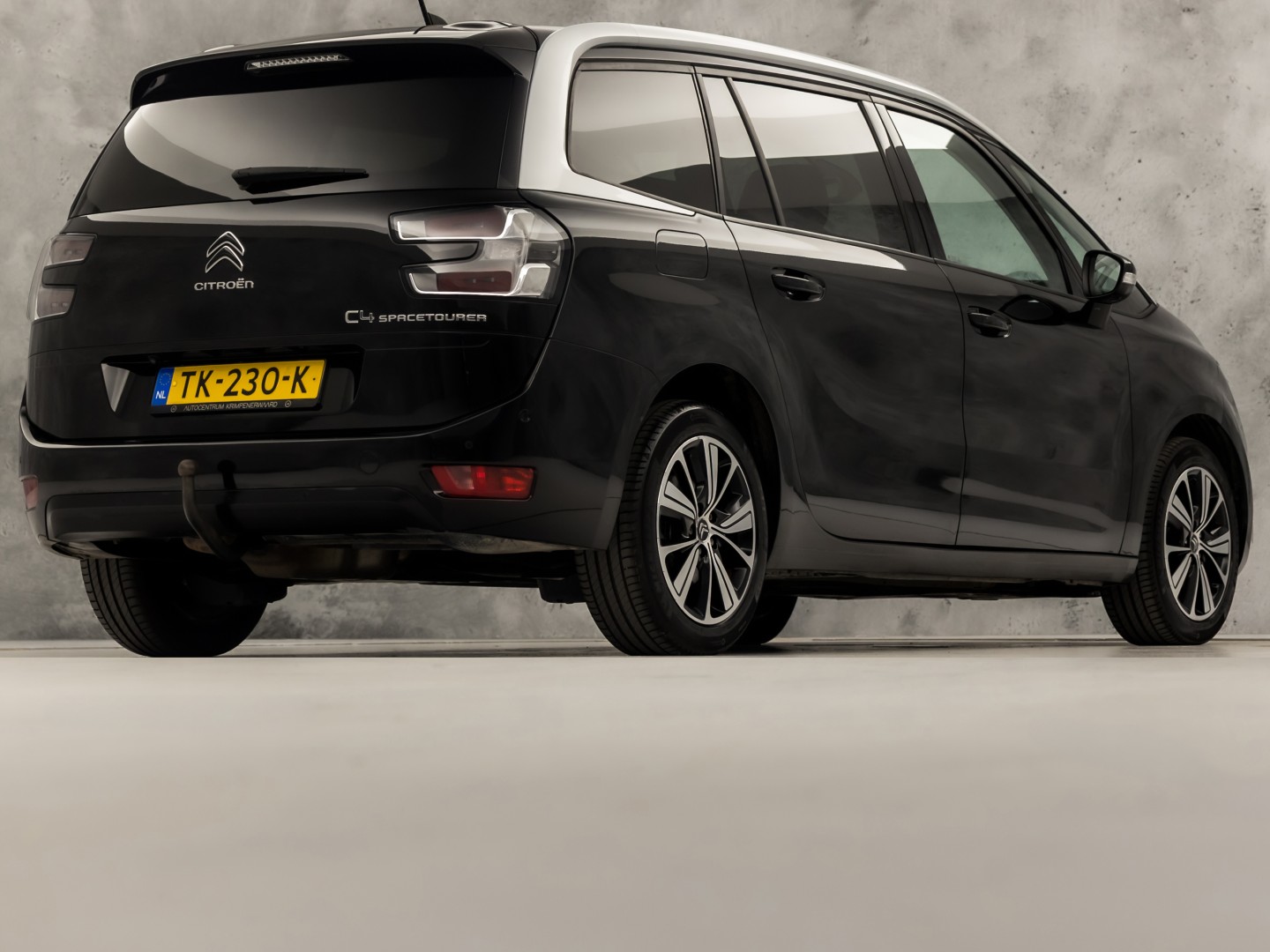 Citroën Grand C4 Spacetourer 1.2 PureTech Sport 7 Persoons Automaat 131Pk (APPLE CARPLAY, DB-RIEM VERVANGEN, GROOT NAVI, CAMERA, GETINT GLAS, TREKHAAK, NIEUWE APK, NIEUWSTAAT)