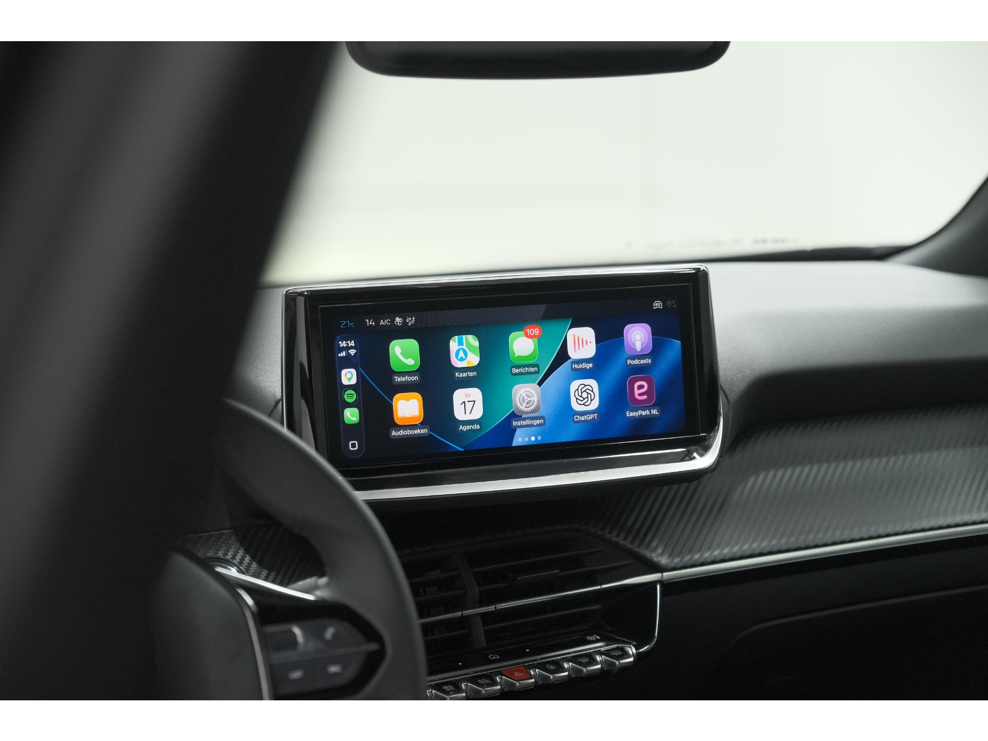 Peugeot e-2008 EV Allure 54 kWh | 11 KW Lader | Warmtepomp | Apple Carplay | Parkeersensoren