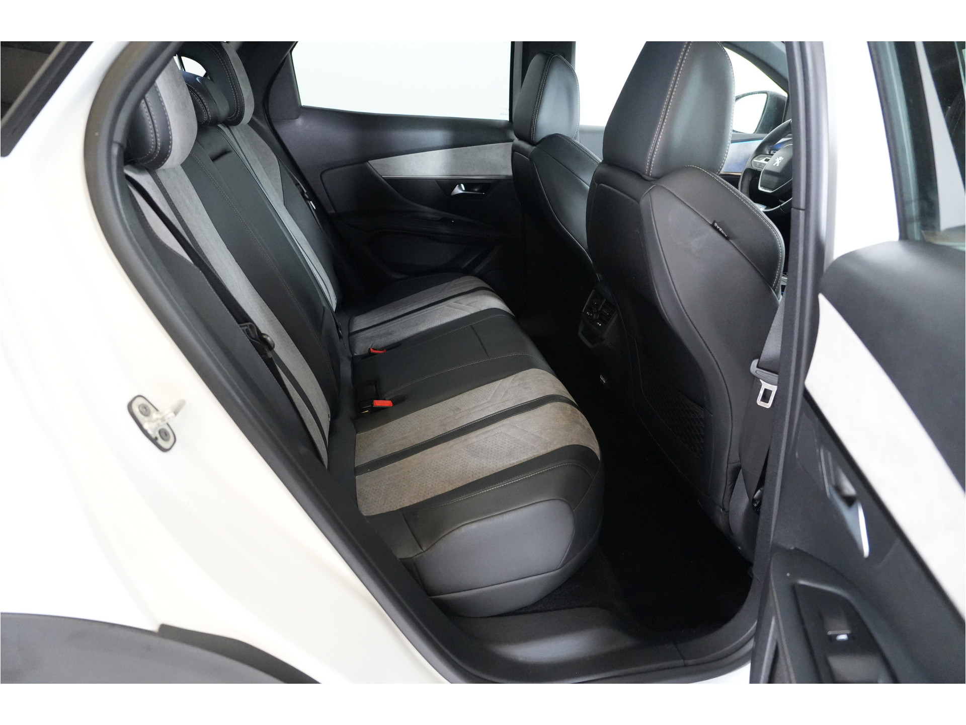 Peugeot 3008 1.6 HYbrid4 300 Blue Lease GT | SOH 95% | Adaptive Cruise | Stl. verw. | Apple/Android |