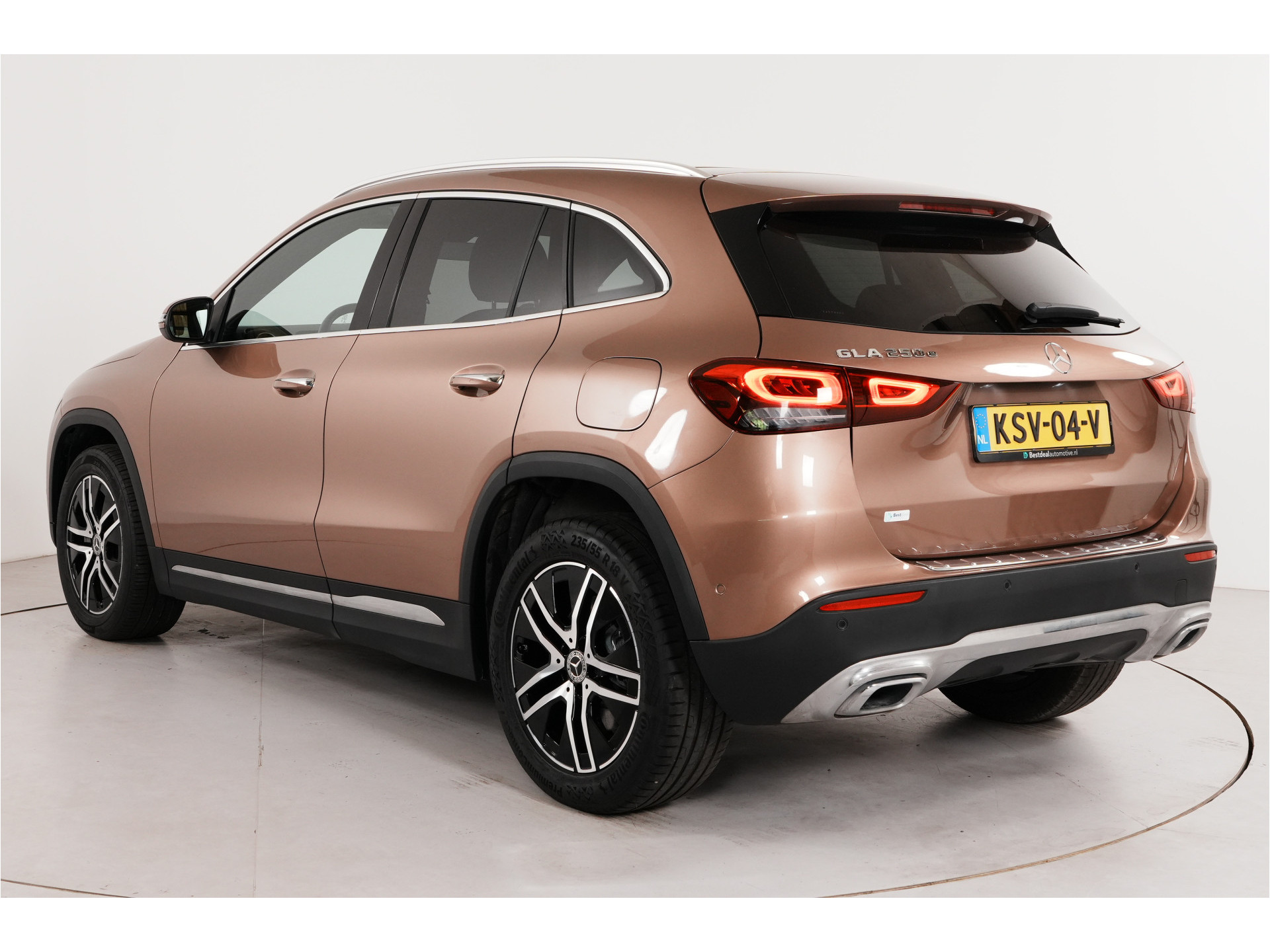 Mercedes-Benz GLA-klasse 250 e AMG Line 218 pk PHEV | SOH 94% | Pano | Camera | Ambient | Digi dash |