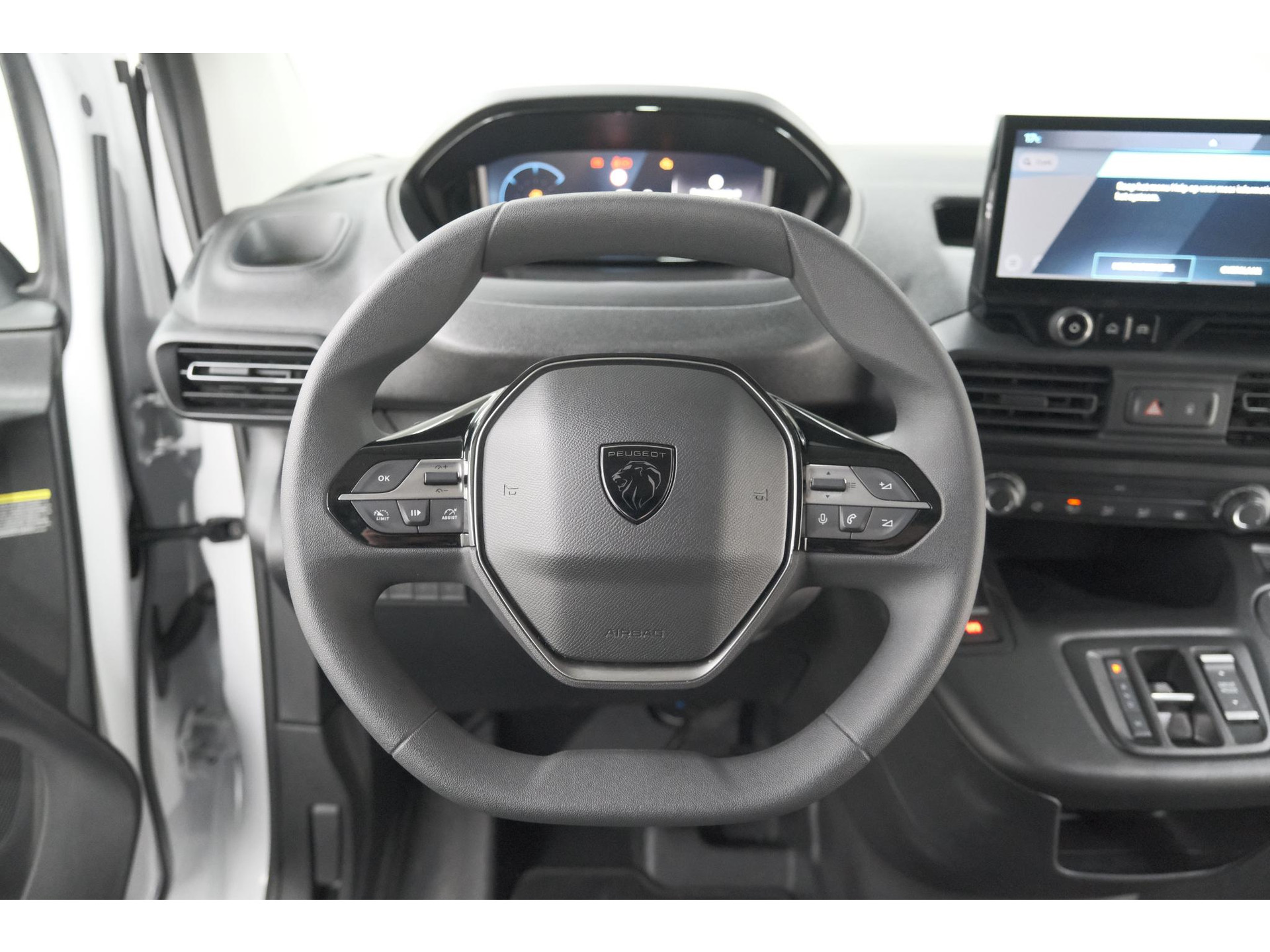 Peugeot Partner 1.5 BlueHDi 130 EAT8 S&S L2 | Trekhaak | Camera | Betimmering Laadruimte