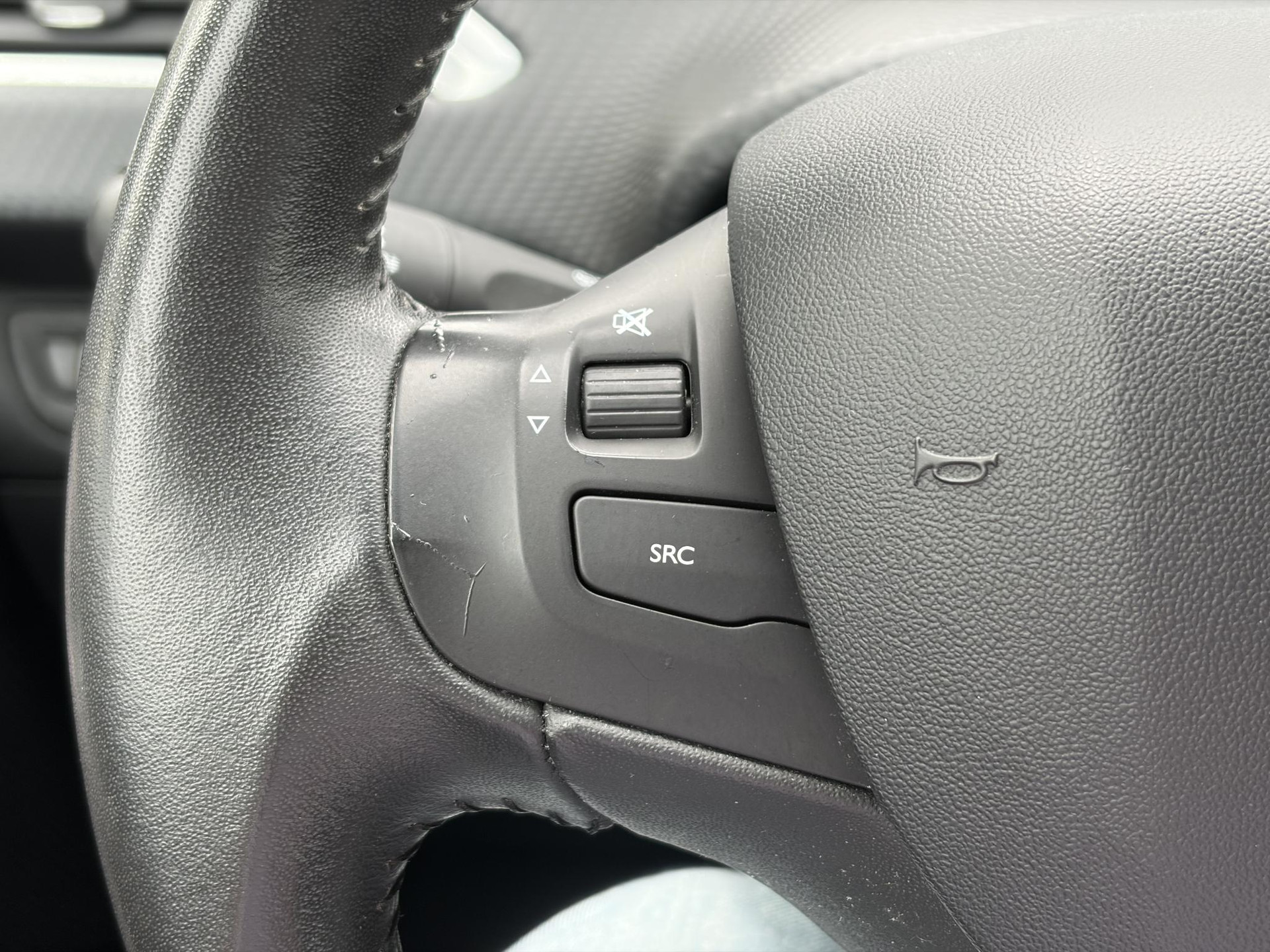 Peugeot 2008 1.2 PureTech Blue Lion 2e Eigenaar,Navi,Trekhaak,Airco,Cruise,Pdc,N.A.P,Weinig km,Zeer Zuinig,Apk tot 03-2027
