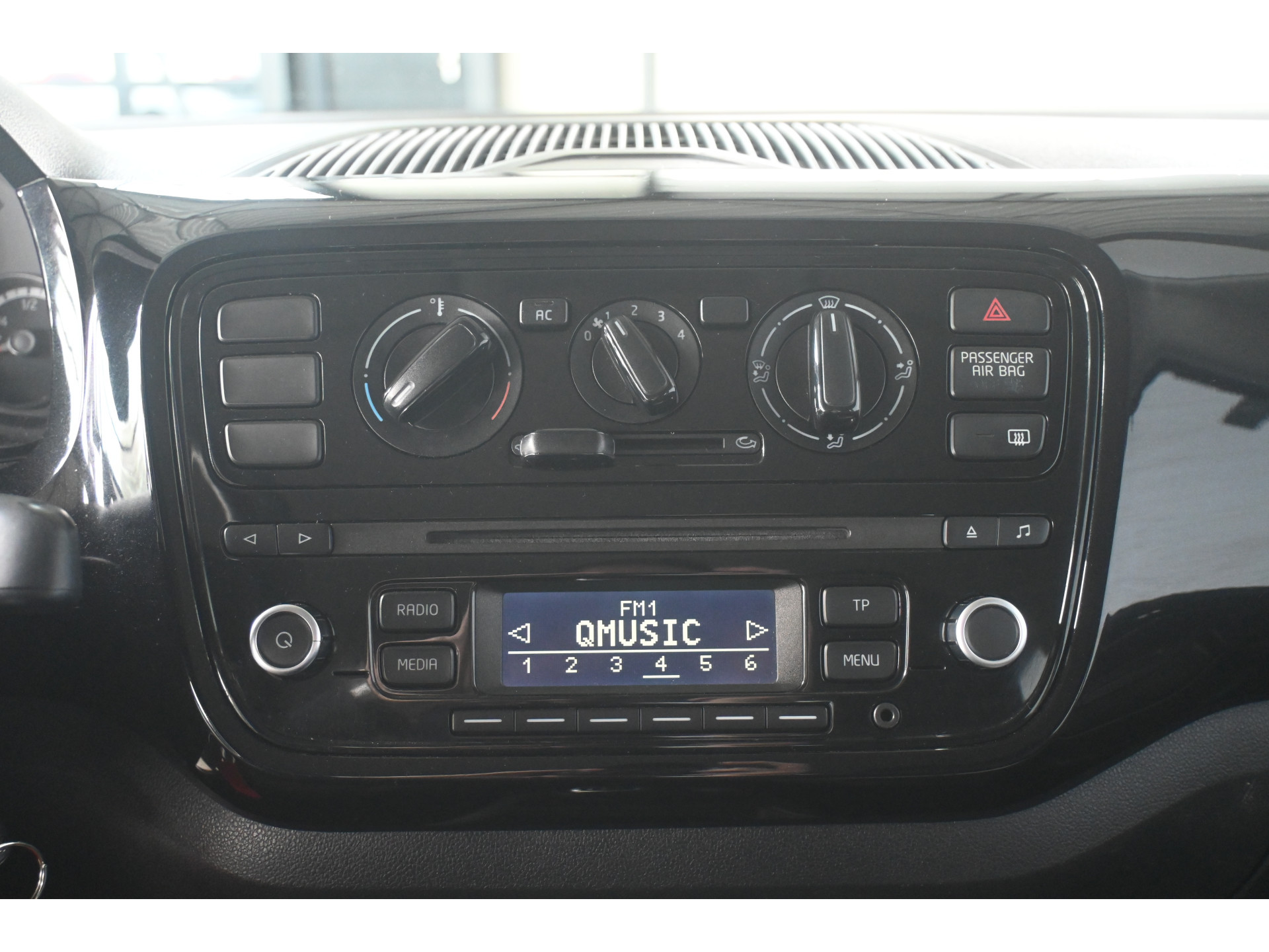 Volkswagen Up! 1.0 Move Up! Airco Elektrisch Pakket! Lichtmetaal All in Prijs! Inruil Mogelijk!
