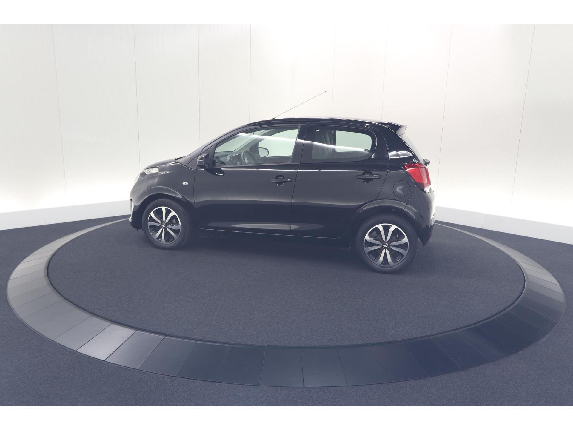 Citroen C1 1.0 VTi Shine | Automaat | Stoelverwarming | Camera | Lederen bekleding