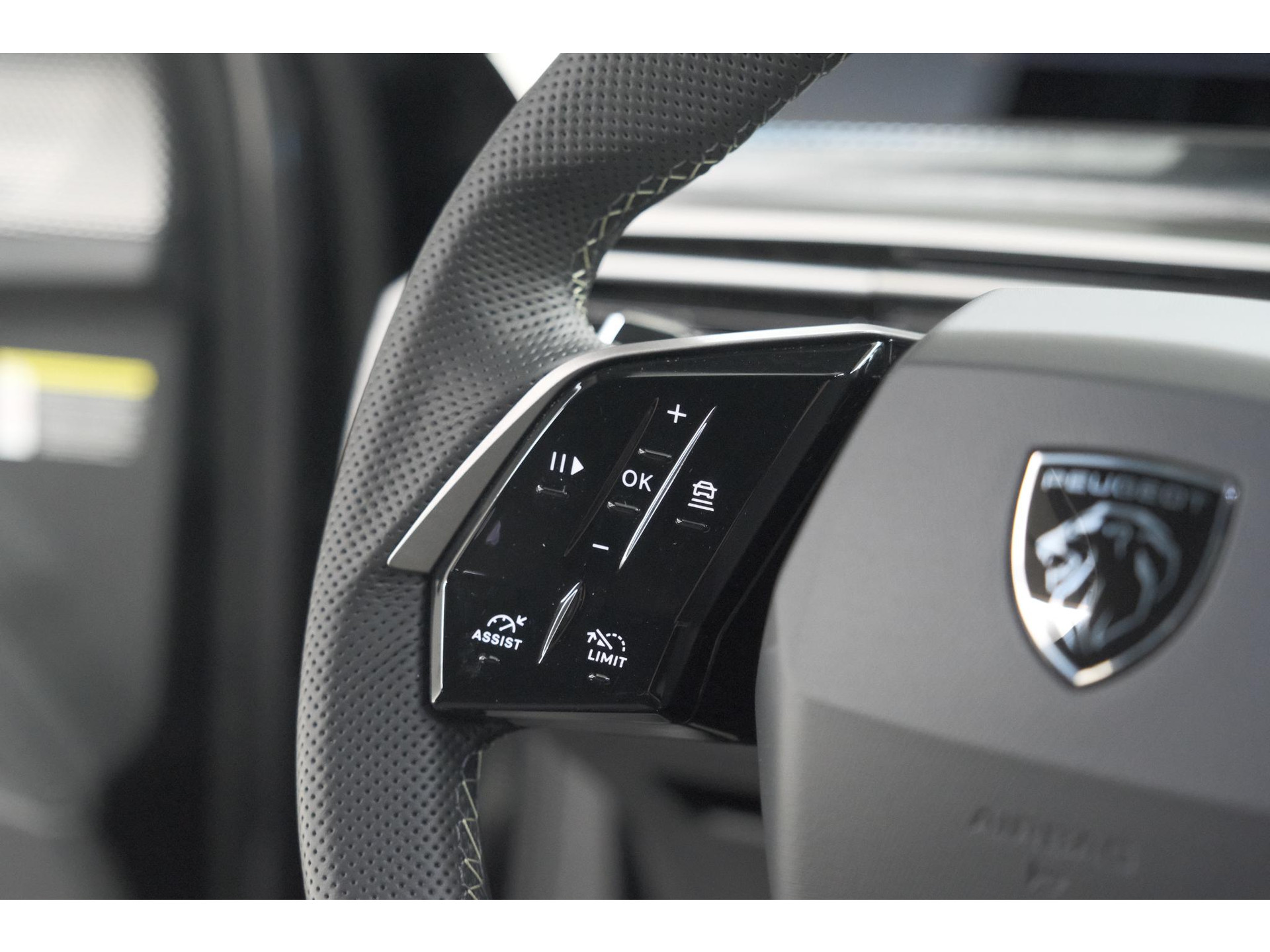 Peugeot 3008 1.2 Hybrid 145 GT | Elektrische Kofferklep | Camera | Adaptieve Cruise Control | Apple CarPlay