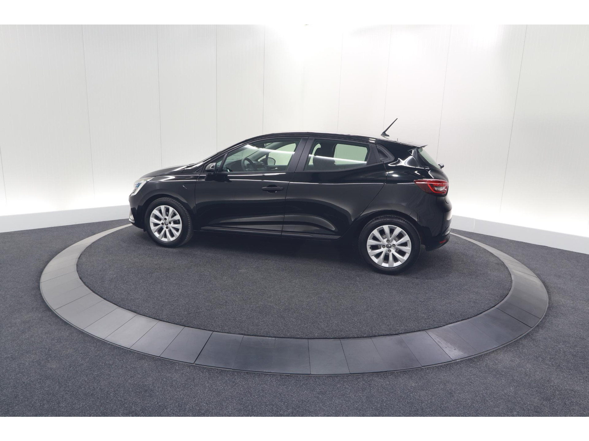 Renault Clio TCe 90 Equilibre | Parkeersensoren | Apple Carplay | Cruise Control