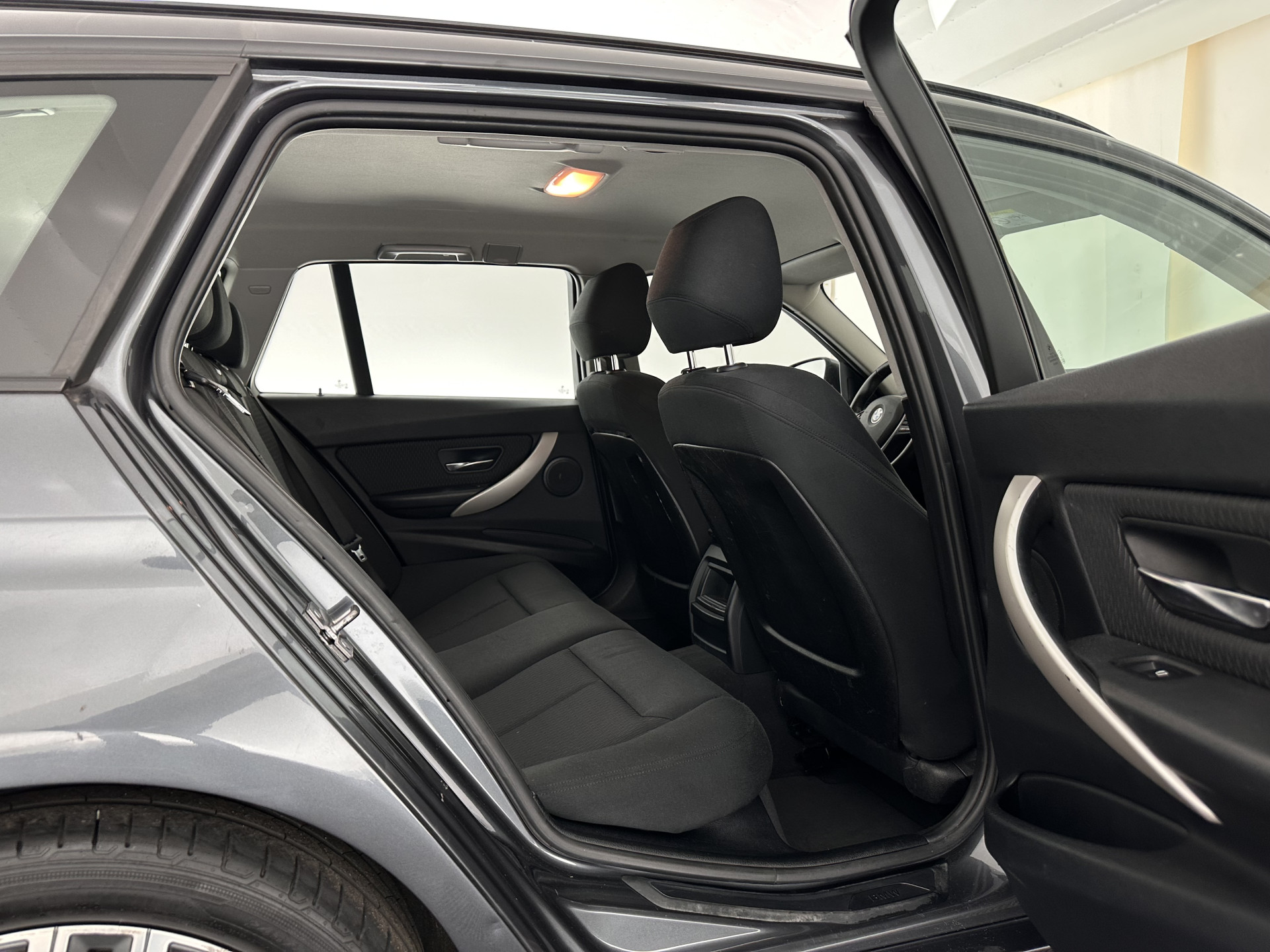 BMW 3-serie Touring 316i Business Aut. *NAVI-FULLMAP | SPORT-SEATS | AIRCO | CRUISE | 18''ALU*