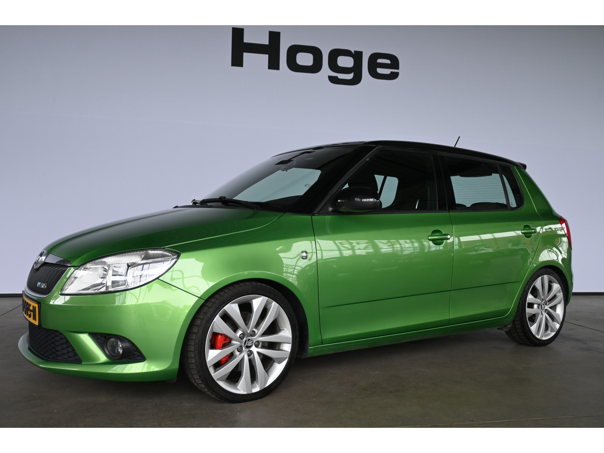 ŠKODA Fabia 1.4 TSI RS 180PK! Automaat Clima Carplay Cruise Control Stoelverwarming Inruil Mogelijk!