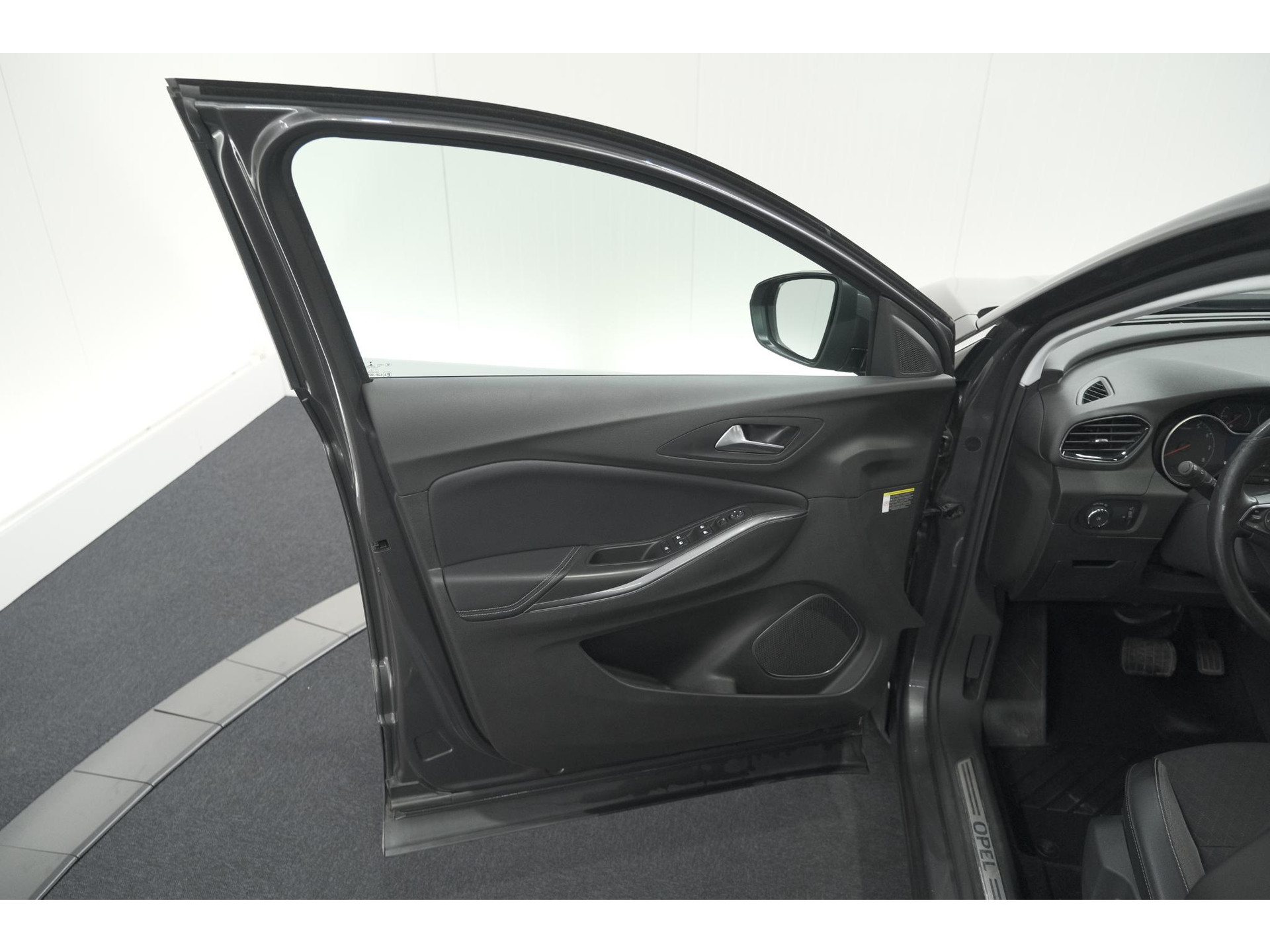 Opel Grandland X Turbo 130 EAT8 Innovation | Trekhaak | Dodehoekdetectie | Apple Carplay | Pack Winter