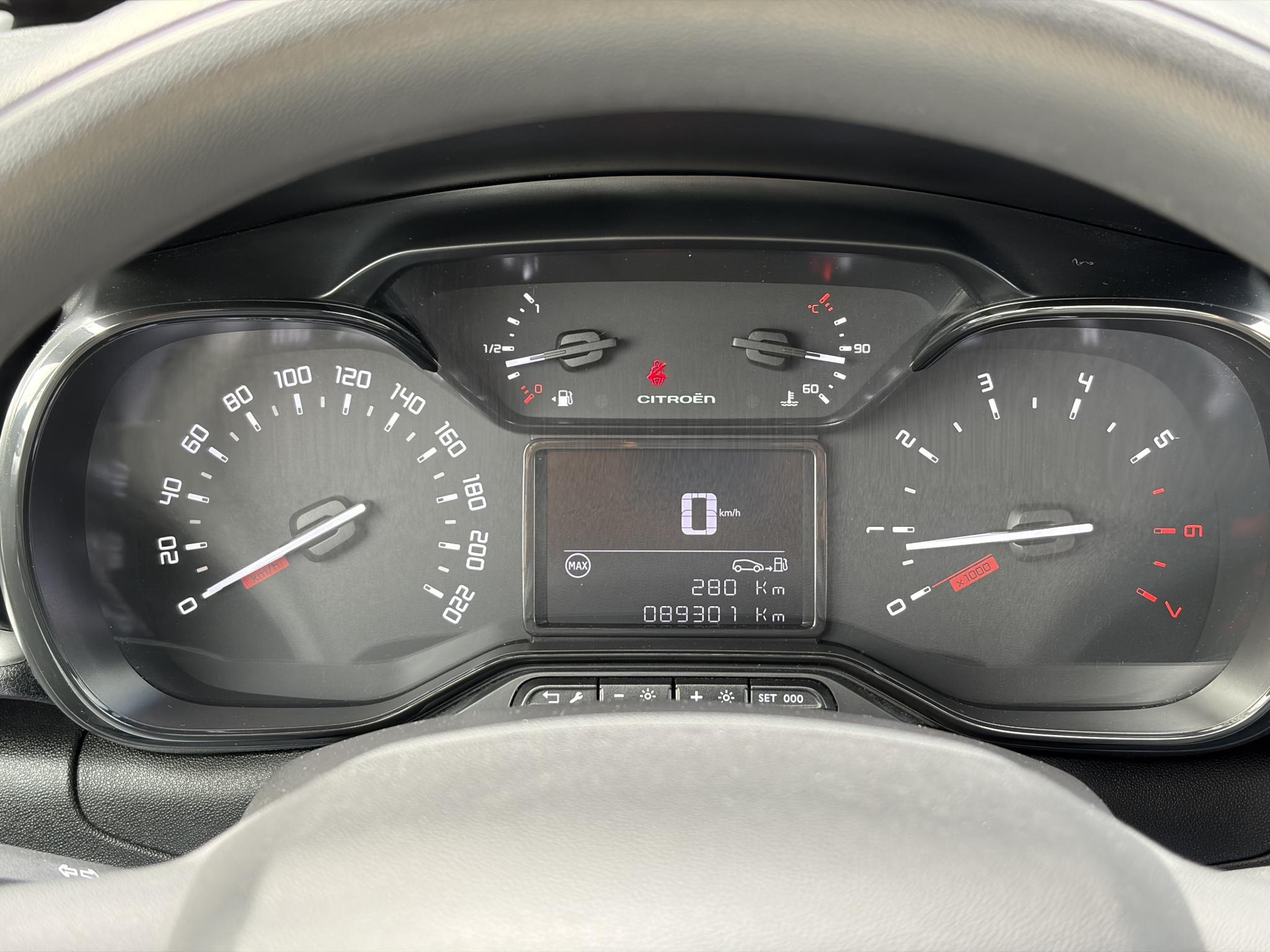 Citroen C3 1.2 PureTech Feel Edition 2e Eigenaar,Navi,Carplay,Clima,Cruise,Pdc,Rijstrooksensor,Lm velgen,N.A.P,Net beurt gehad,Bj 12-2017,Apk tot 02-2027