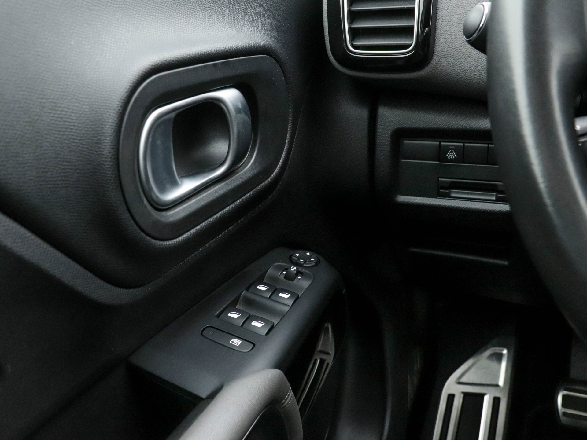 Citroën C5 Aircross 1.5 BlueHDI Business-Plus (INCL-BTW) *LEATHER-MICROFIBRE | NAVI-FULLMAP | FULL-LED | KEYLESS | TOP-VIEW | ECC | PRIVACY-GLASS | PDC | CRUISE | DAB | DIGI-COCKPIT | CARPLAY |  LANE-ASSIST | TOWBAR | 19"ALU*