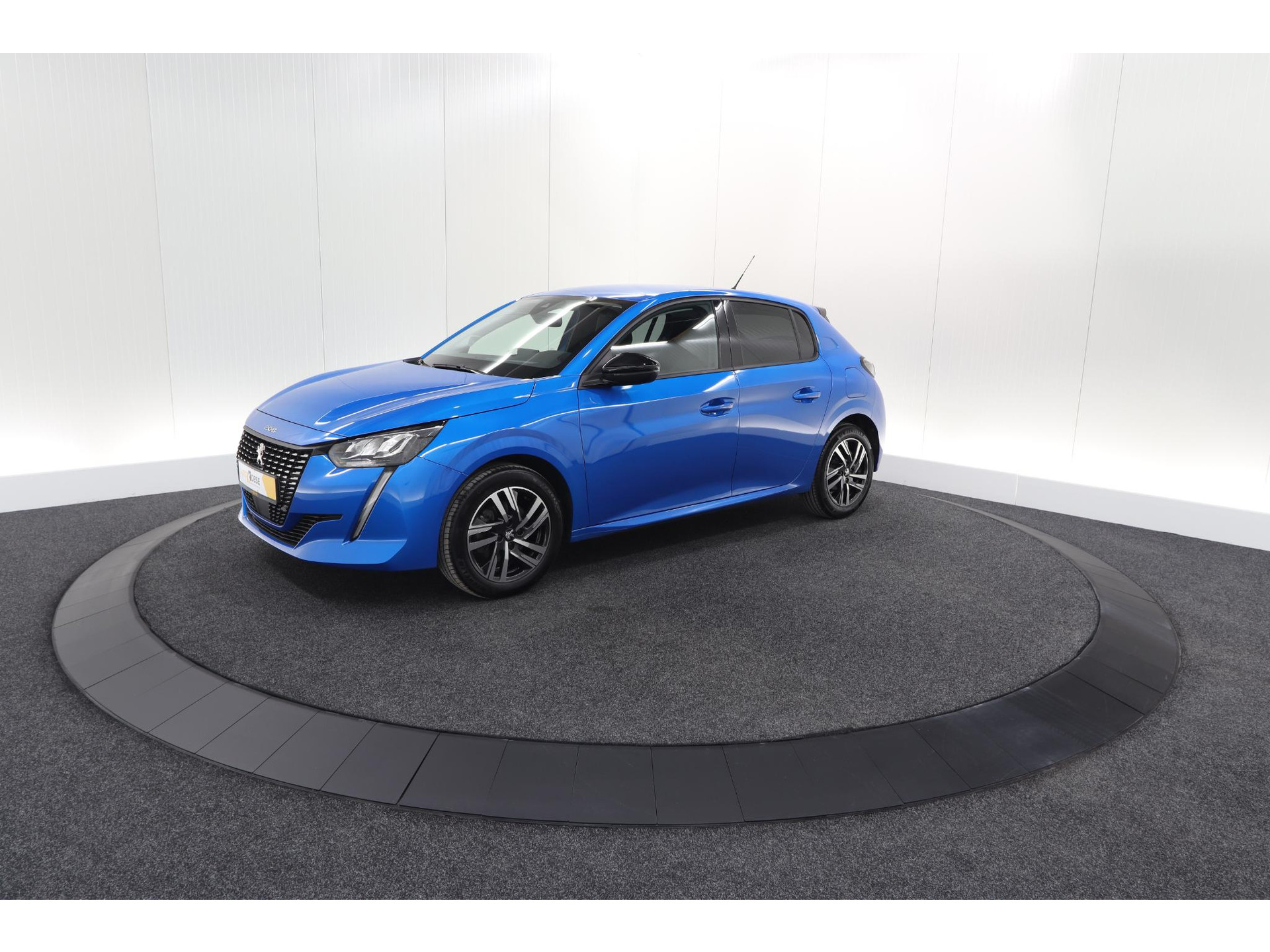 Peugeot 208 PureTech 100 Allure | Stoelverwarming | Adaptieve Cruise Control | Camera | Apple Carplay