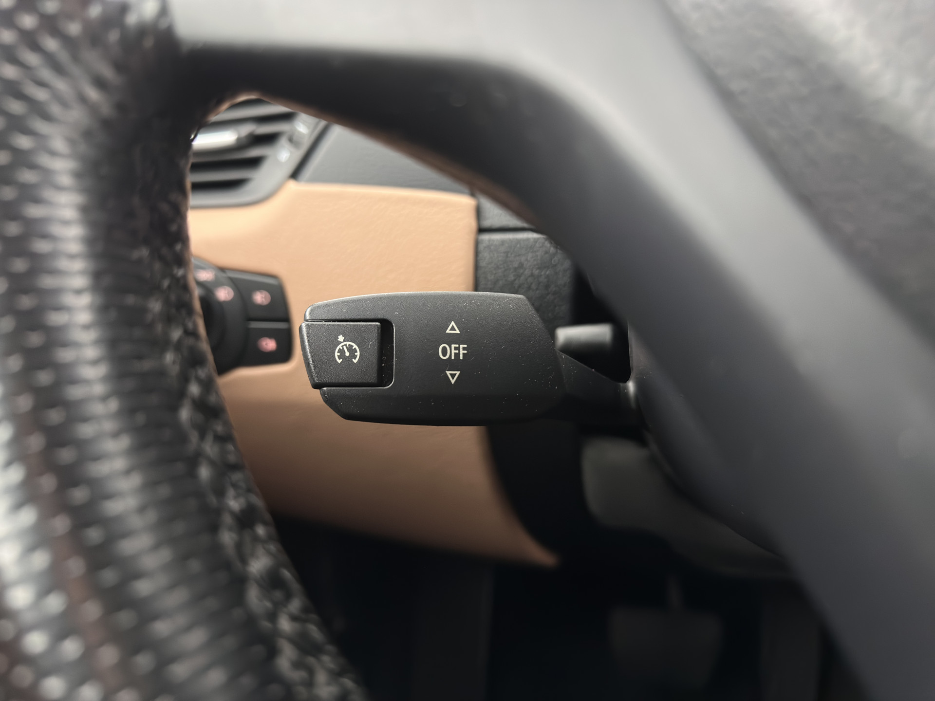 BMW X1 sDrive20i Business Aut. *LUXURY-LEATHER | XENON | HEATED-COMFORTSEATS | NAVI-FULLMAP | ECC | PDC | CRUISE | 18''ALU*