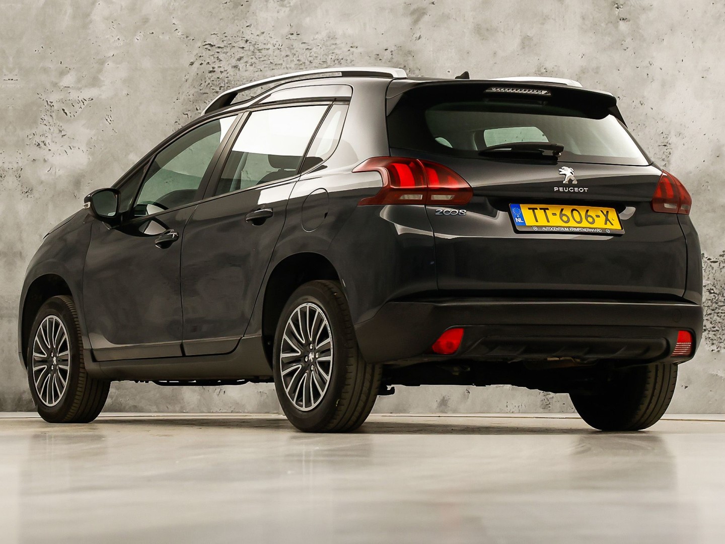 Peugeot 2008 1.2 PureTech Sport (SCHERM, CRUISE, SPORTSTOELEN, NIEUWE APK, NIEUWSTAAT)