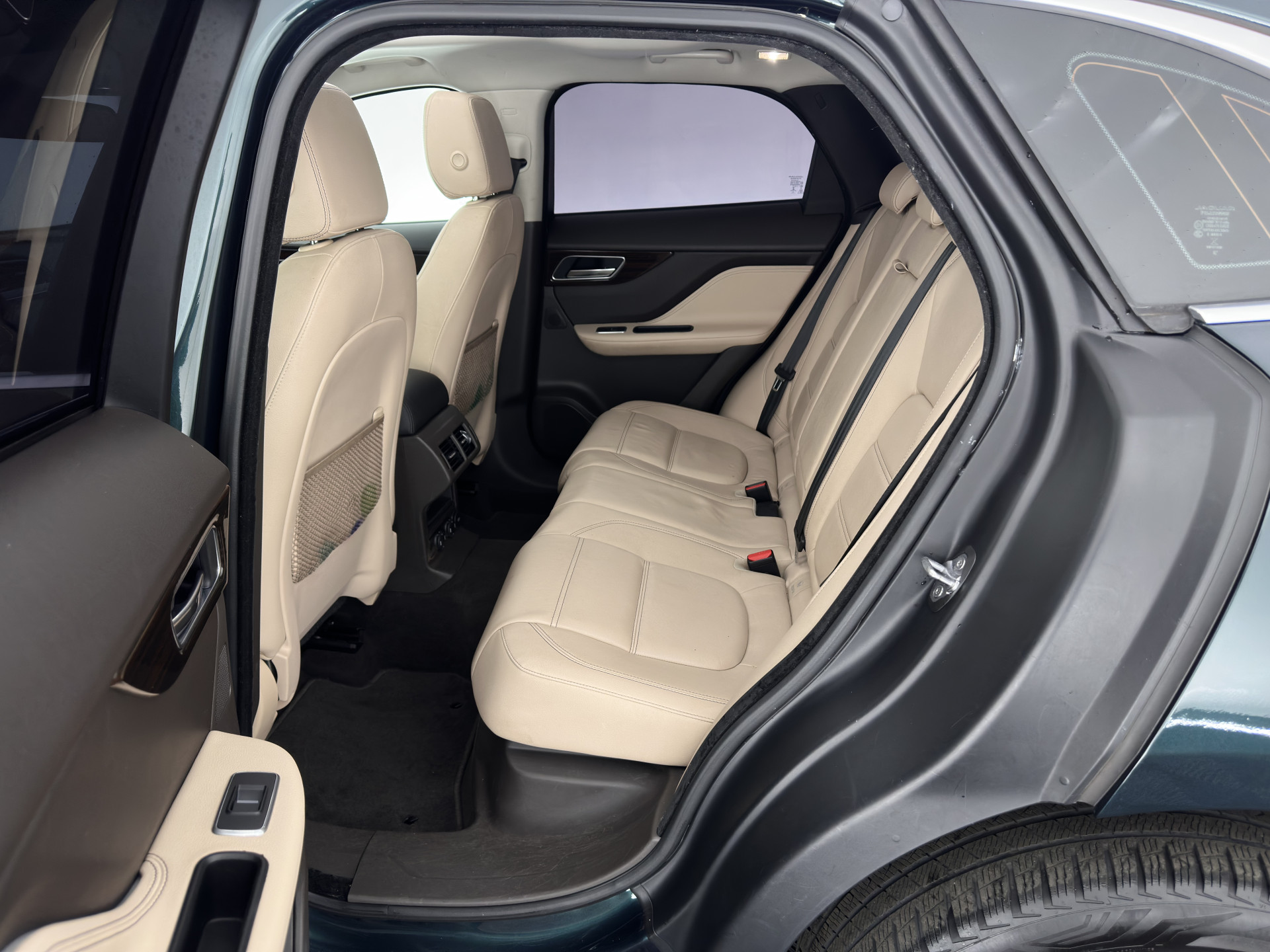 Jaguar F-PACE 2.0 Portfolio AWD 20d Aut. *PANO | DIGI-COCKPIT | XENON | LEATHER | KEYLESS | MERIDIAN-SOUND | NAVI-FULLMAP | ECC | PDC | CRUISE | 19''ALU*