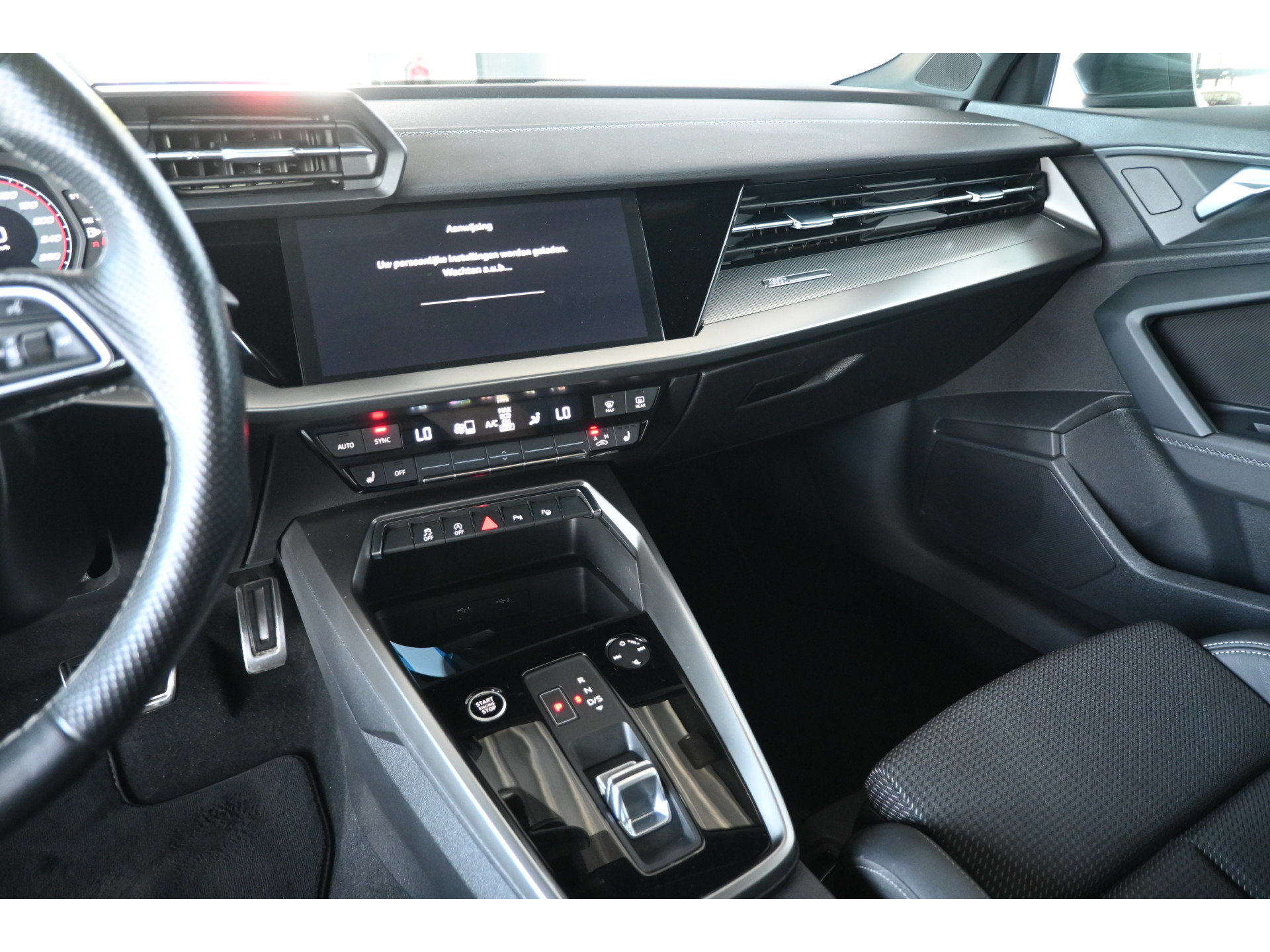 Audi A3 Limousine 30 TFSI S Edition Virtual Cockpit Adaptieve Cruise Led Clima Carplay Inruil Mogelijk!