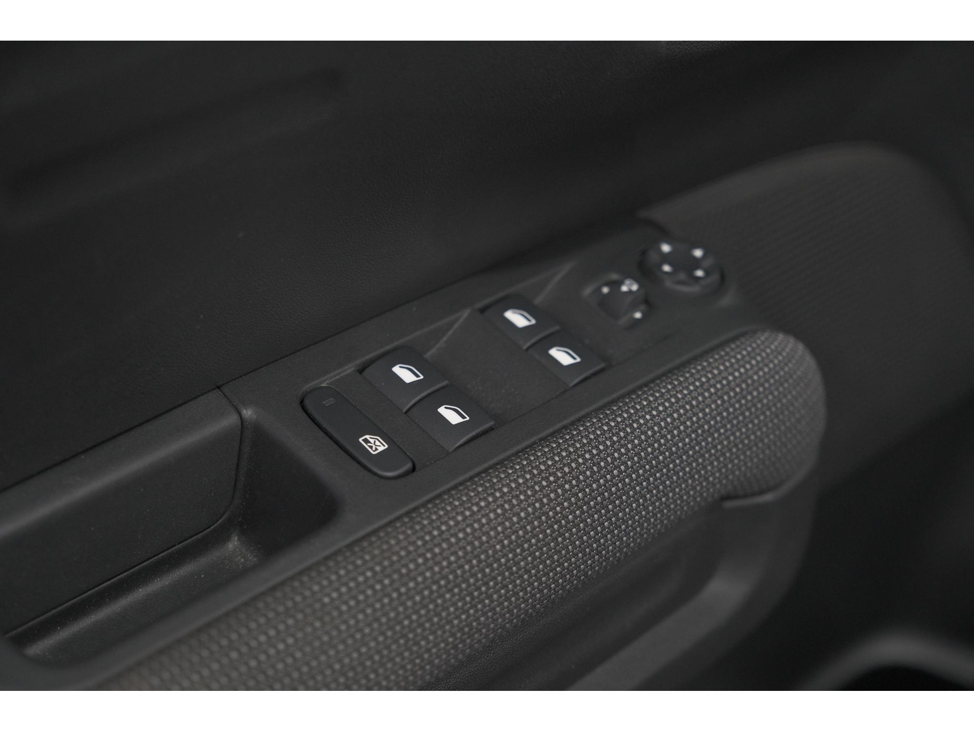 Citroen C3 Aircross PureTech 130 EAT6 Shine | Parkeersensoren | Apple Carplay | Stoelverwarming