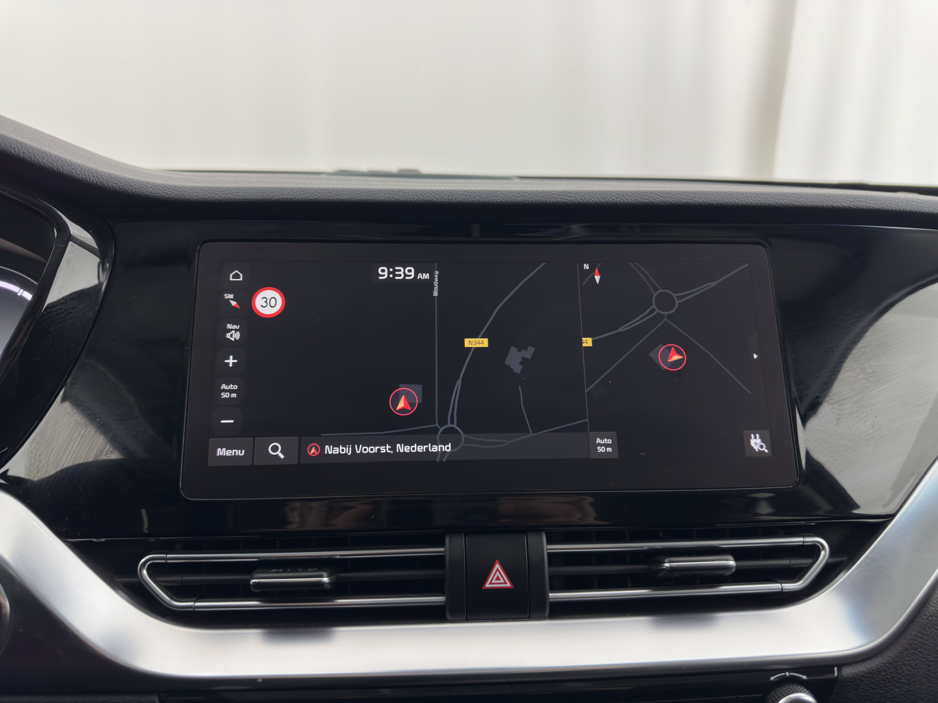 Kia e-Niro ExecutiveLine 64 kWh [ 3-Fase ] {SOH-100%} (INCL-BTW)  Aut.*HEATPUMP | LEATHER | FULL-LED | NAVI-FULLMAP | ADAPTIVE-CRUISE | CAMERA | MEMORY-PACK | LANE-ASSIST | KEYLESS | DIGI-COCKPIT | PRIVACY-GLASS | 17"ALU*