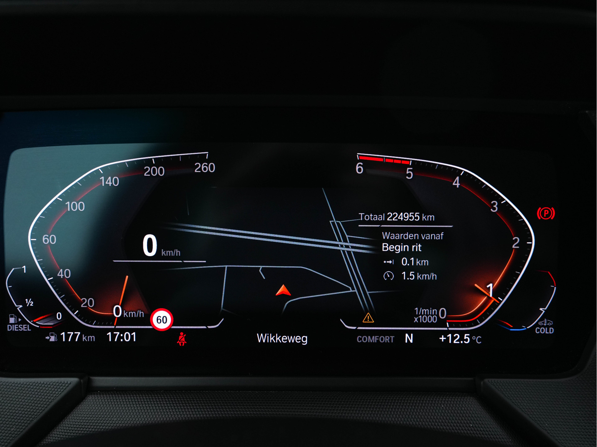 BMW 1-serie 116d Executive Edition Sport-Line (INCL-BTW) *DIGI-COCKPIT | FULL-LED | NAVI-FULLMAP | LEATHER-MICROFIBRE | AMBIENT-LIGHT | CARPLAY | CRUISE | KEYLESS | HEATED-SPORTSEATS | PRIVACY-GLASS | DAB | ECC | PDC | 17"ALU*