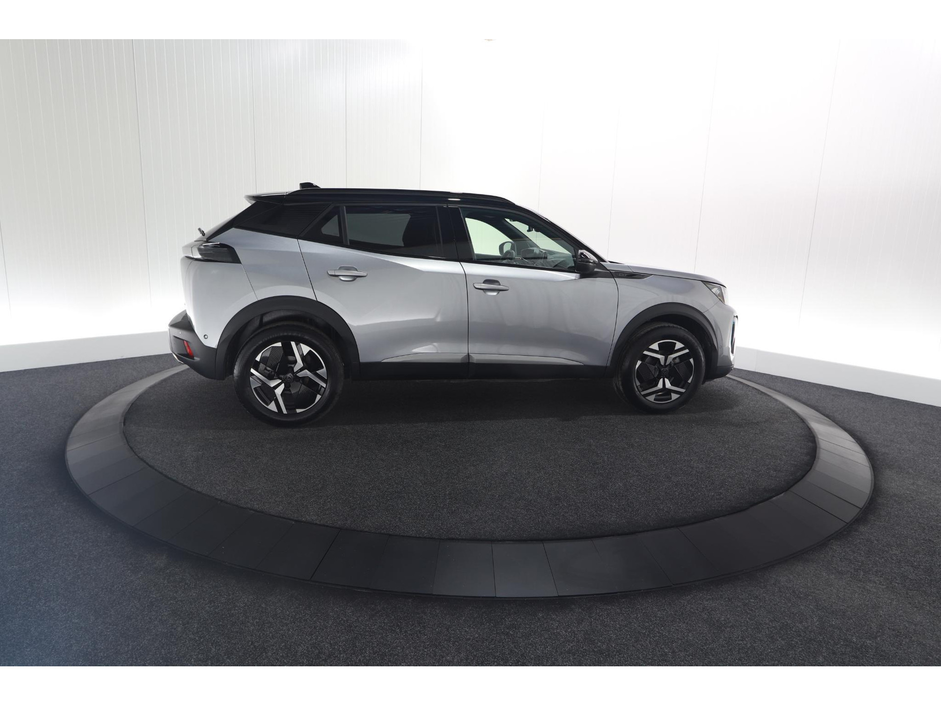 Peugeot 2008 PureTech 130 EAT8 GT | 360 Camera | Adaptieve Cruise Control | Dodehoekdetectie | Apple Carplay
