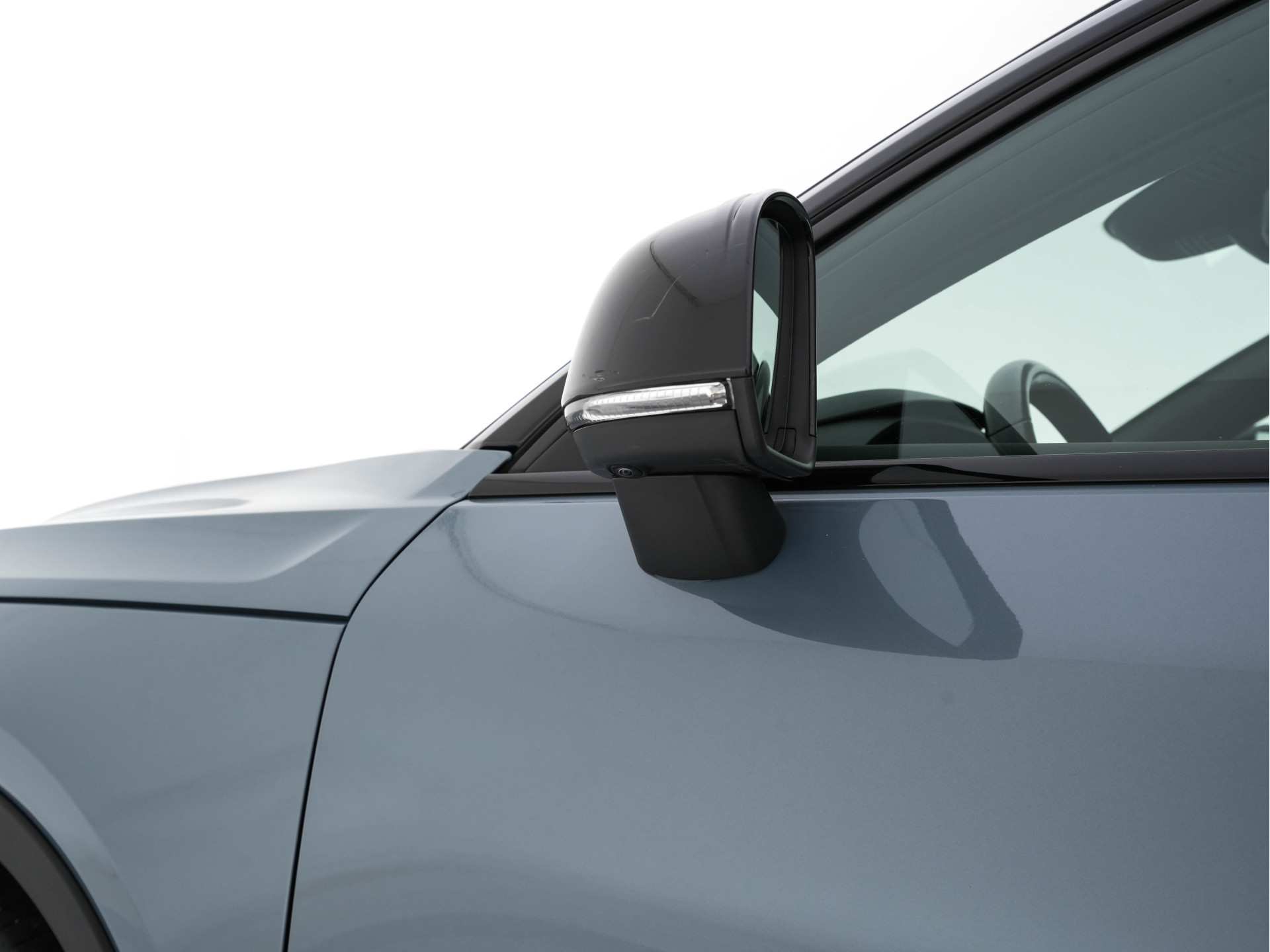 Volvo C40 Recharge Twin Intro Edition 78 kWh AWD [ 3-Fase ] {SOH-87%} (INCL-BTW) Aut. *HEATPUMP | PANO | LEATHER-ALCANTARA | DIGI-COCKPIT | FULL-LED | HARMAN/KARDON | TOPVIEW | NAVI-FULLMAP | ECC | PDC | KEYLESS | HEATED-SPORTSEATS | TOWBAR | PRIVACY-GLAS