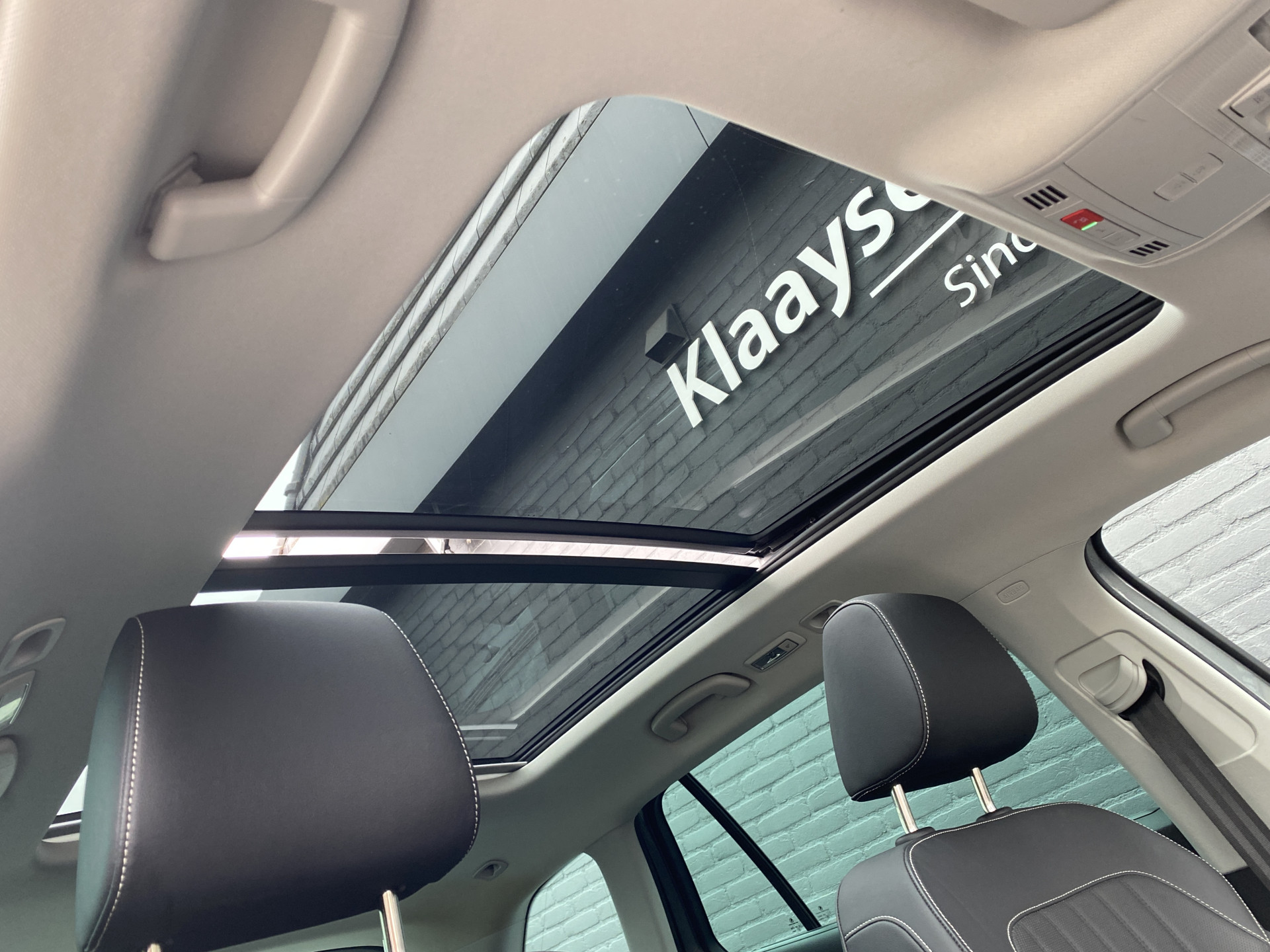 ŠKODA Superb Combi 1.4 TSI iV 218 pk Business Edition Plus AUT. | 1e eigenaar | navigatie | panoramadak | trekhaak | leder interieur