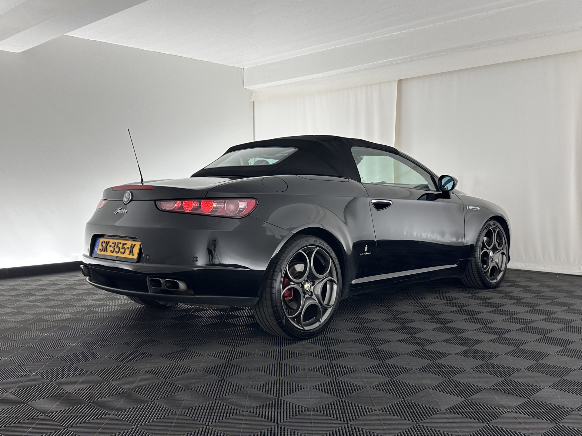 Alfa Romeo Spider 2.4 JTD Q-Tronic Exclusive TI-Sportpack Aut. *LUXURY-LEATHER | BI-XENON | SPORT-SEATS | ECC | SHIFTPADDLES | PDC | CRUISE | 19''ALU*