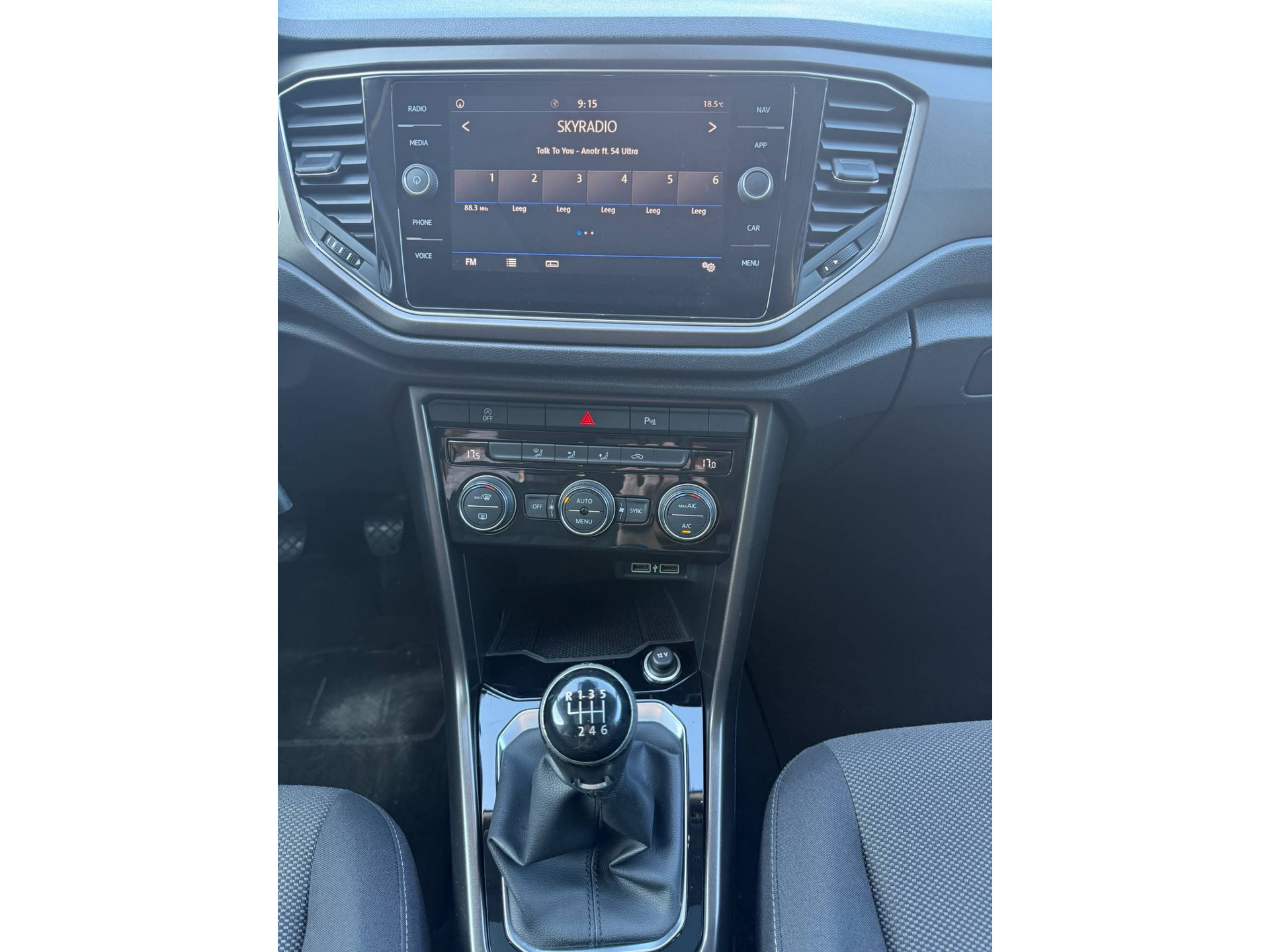 Volkswagen T-Roc 1.0 TSI Style | 1E EGENAAR | 3/6 OF 12MND GARANTIE | PANODAK | ACC | LANE ASSIST | AIRCO |