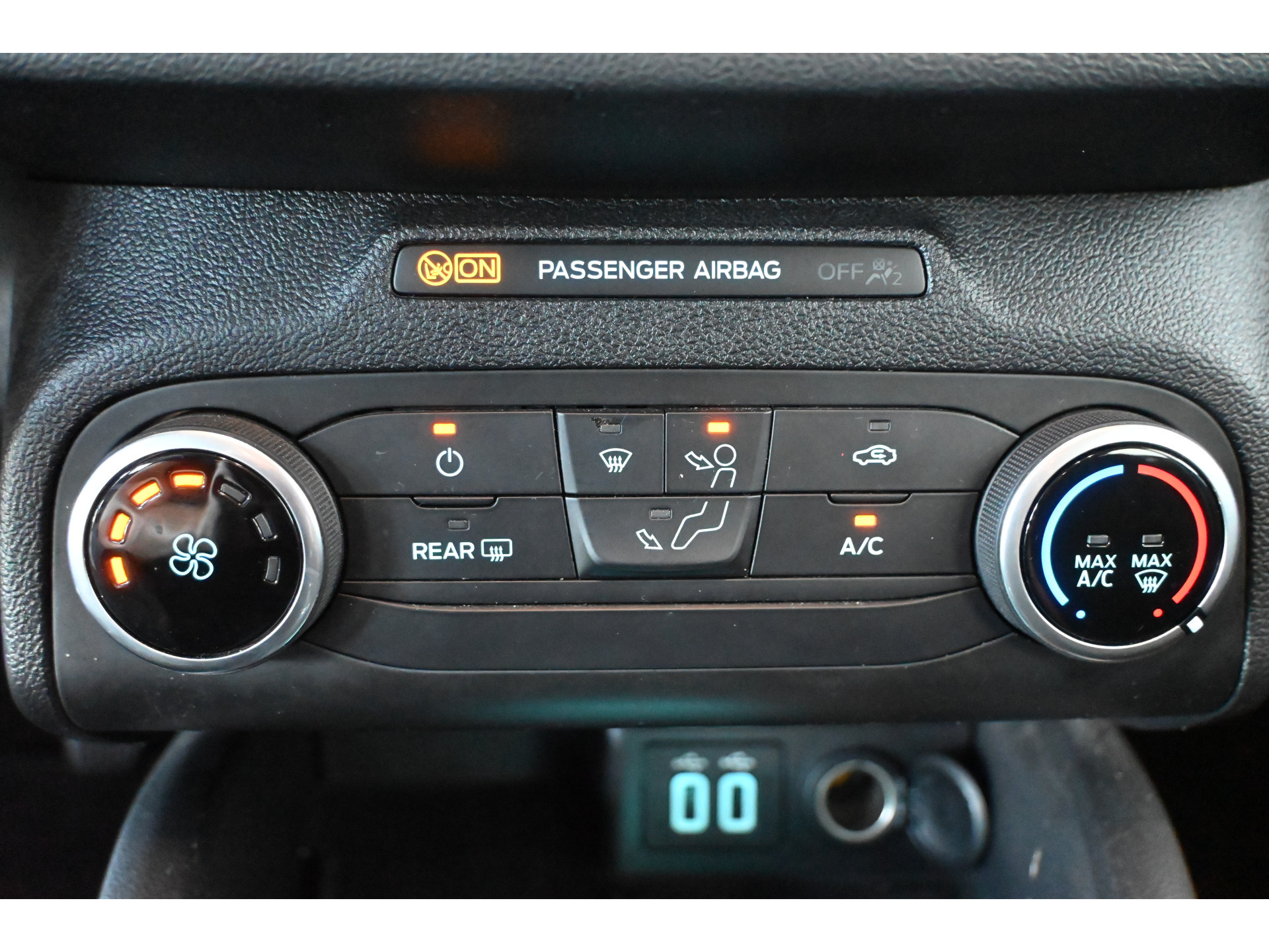Ford Focus Wagon 1.5 EcoBlue Trend Edition Business Nap! Clima Cruise control Navigatie PDC 1e Eigenaar! Inruil Mogelijk!