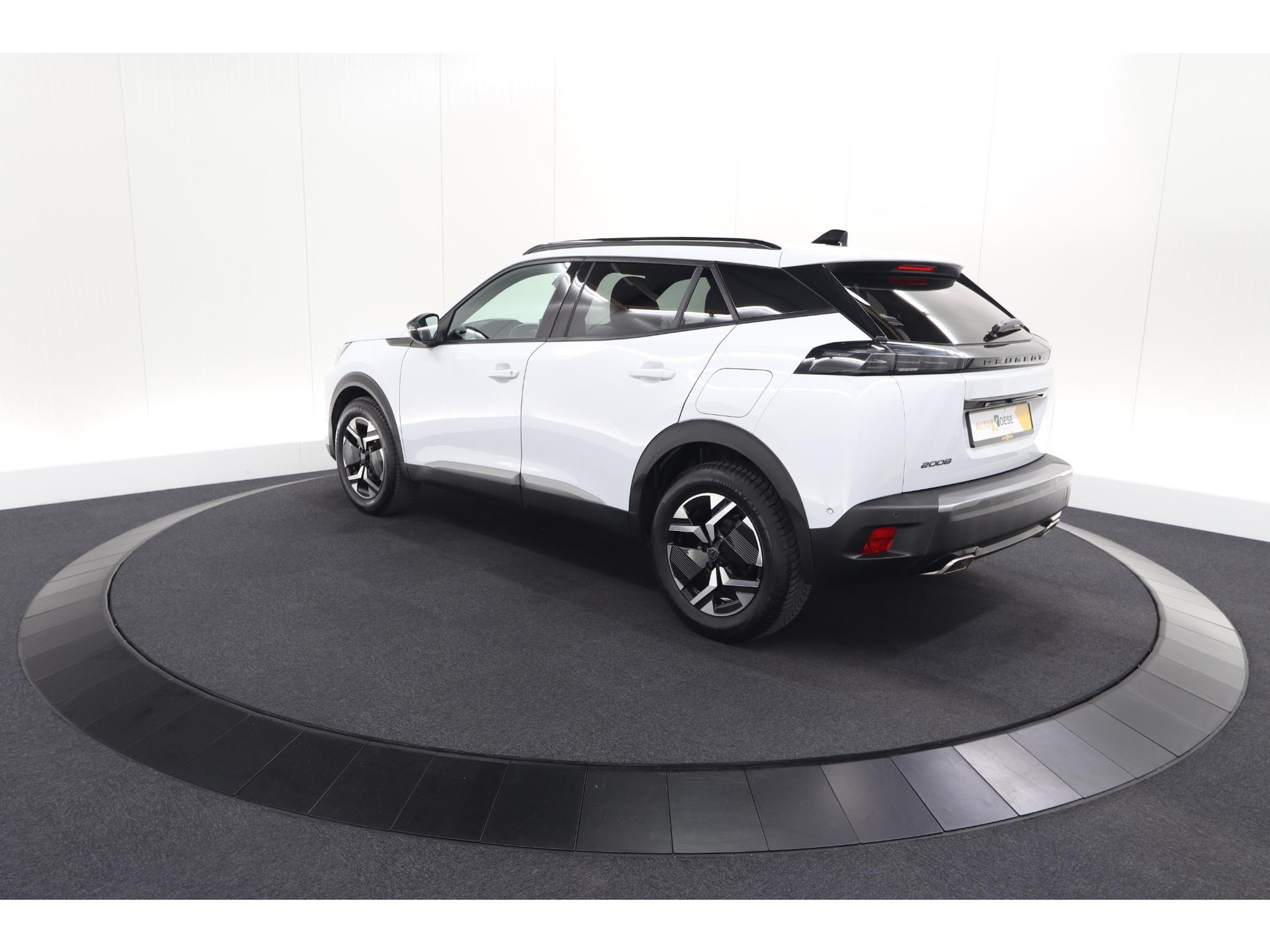 Peugeot 2008 PureTech 130 EAT8 Allure | 360 Camera | Dodehoekdetectie | Apple Carplay | Navigatie