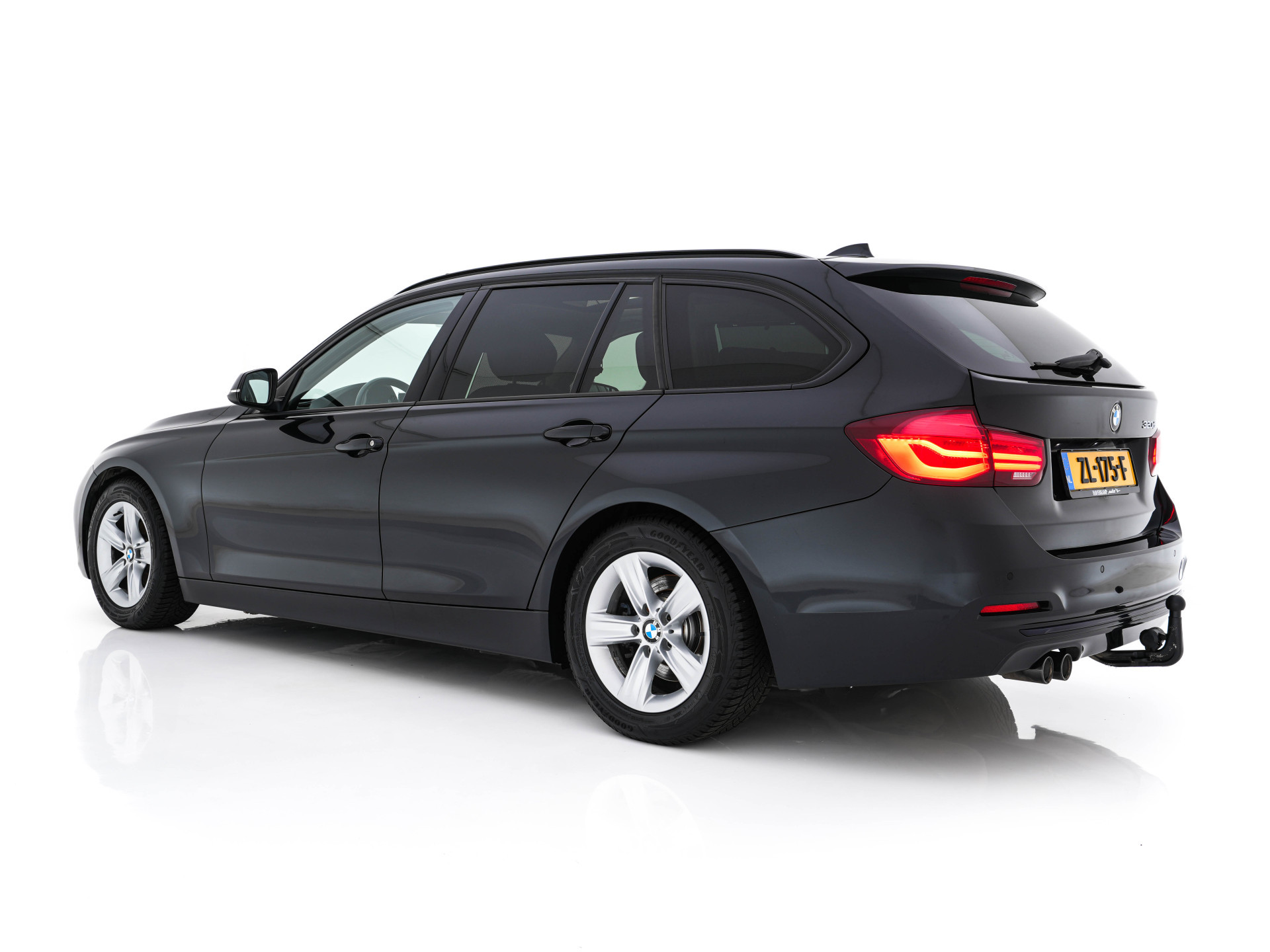 BMW 3-serie Touring 320d EDE Executive Aut. *PANO | LEATHER | FULL-LED | DIGI-COCKPIT | HEATED-SPORTSEATS | NAVI-FULLMAP | PRIVACY-GLASS | ECC | KEYLESS | LANE-ASSIST | PDC | CRUISE | TOWBAR | 18''ALU*