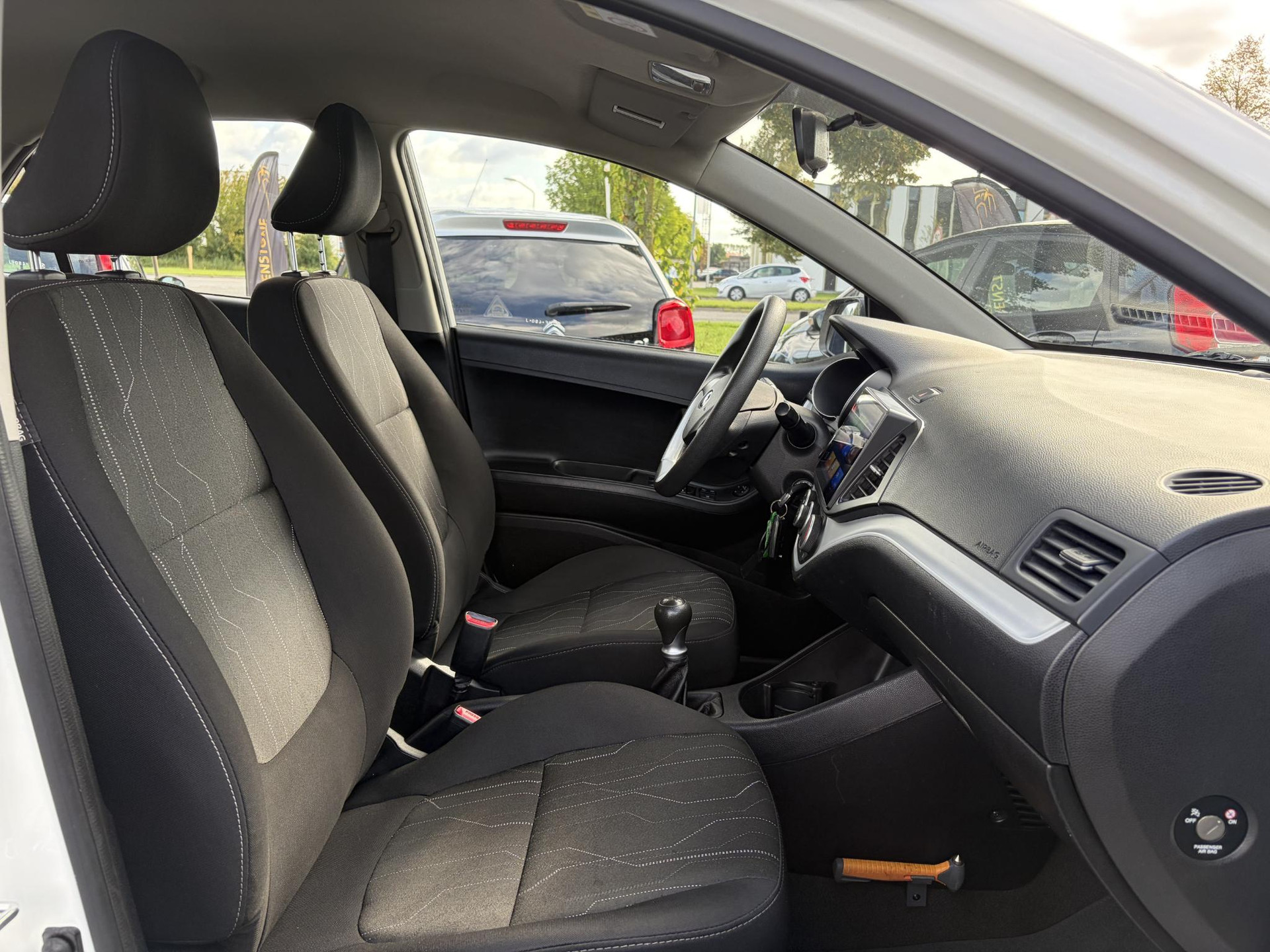 Kia Picanto 1.0 CVVT ComfortLine ✓Carplay✓Airco✓Navi✓5 Deurs✓4 Elekt Ramen✓Bj 10-2015✓Zeer Zuinig✓N.A.P✓Nieuwe Apk bij Aflevering